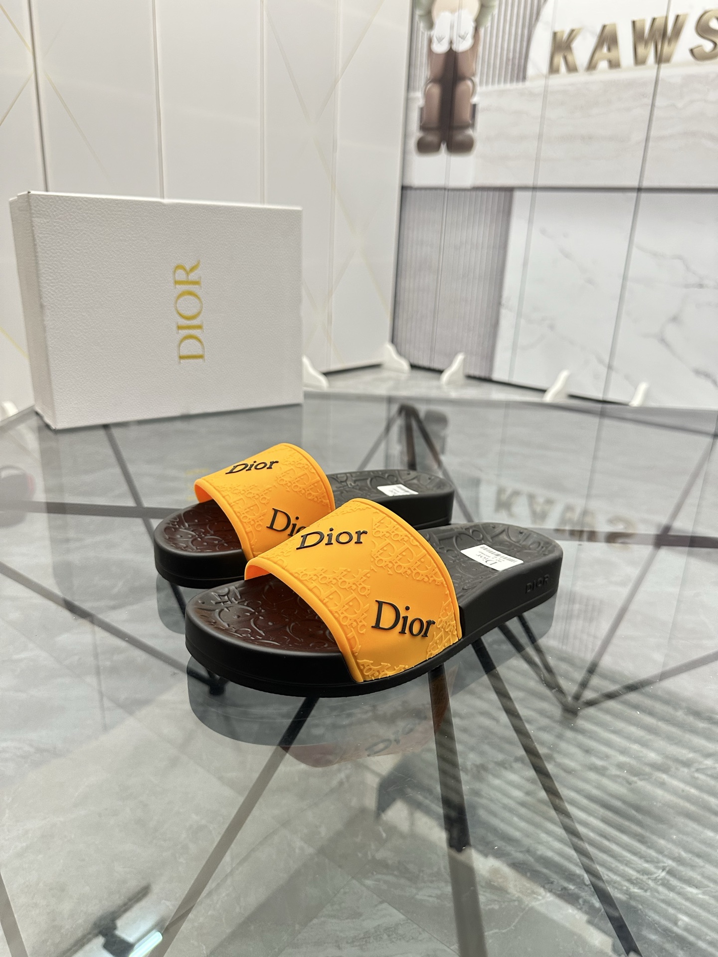 Precio: P90 Marca comercial: Dior* zapatillas talla: 35-47 (se puede personalizar 35.36.46.47) Mater