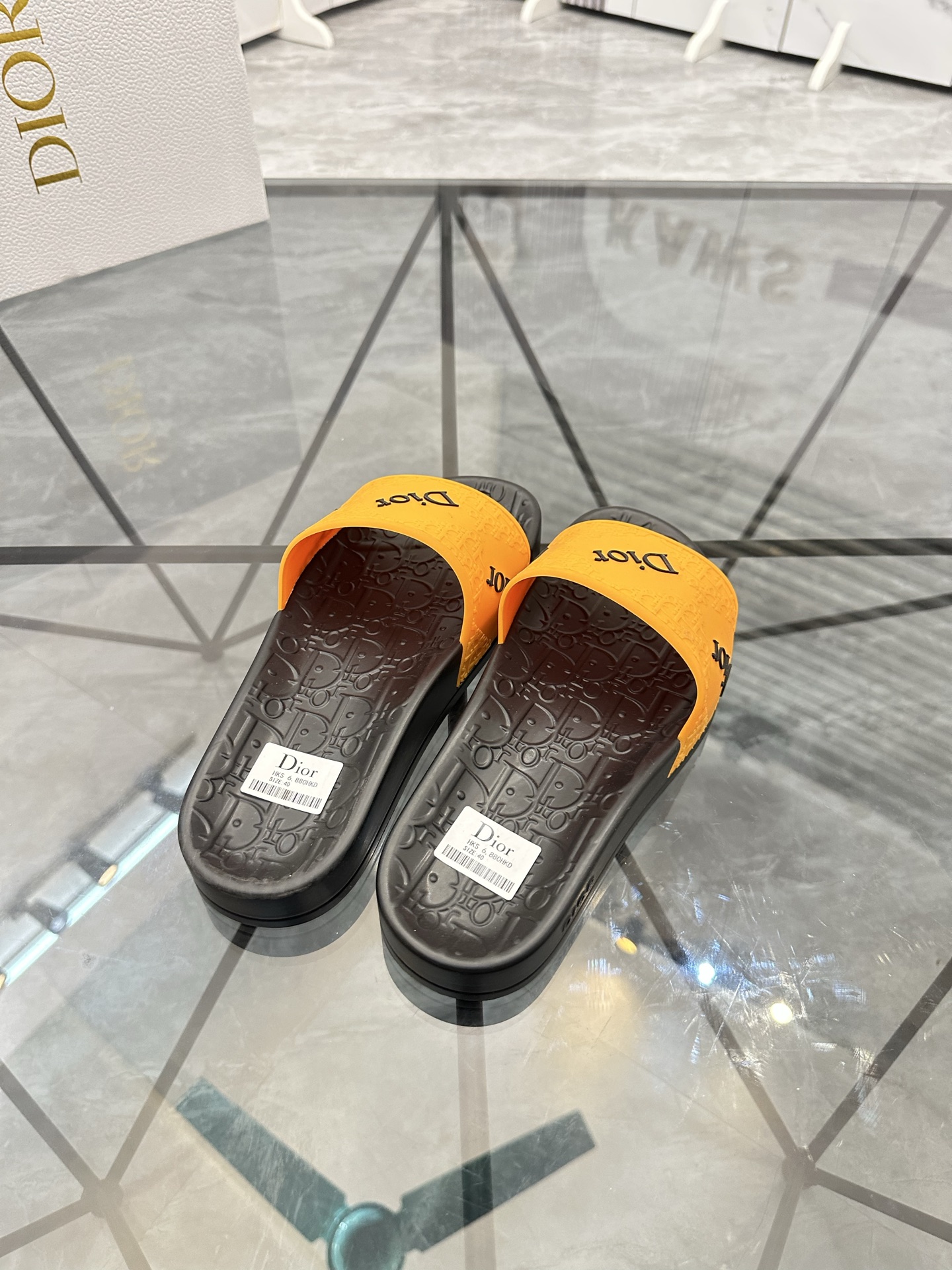 Precio: P90 Marca comercial: Dior* zapatillas talla: 35-47 (se puede personalizar 35.36.46.47) Mater