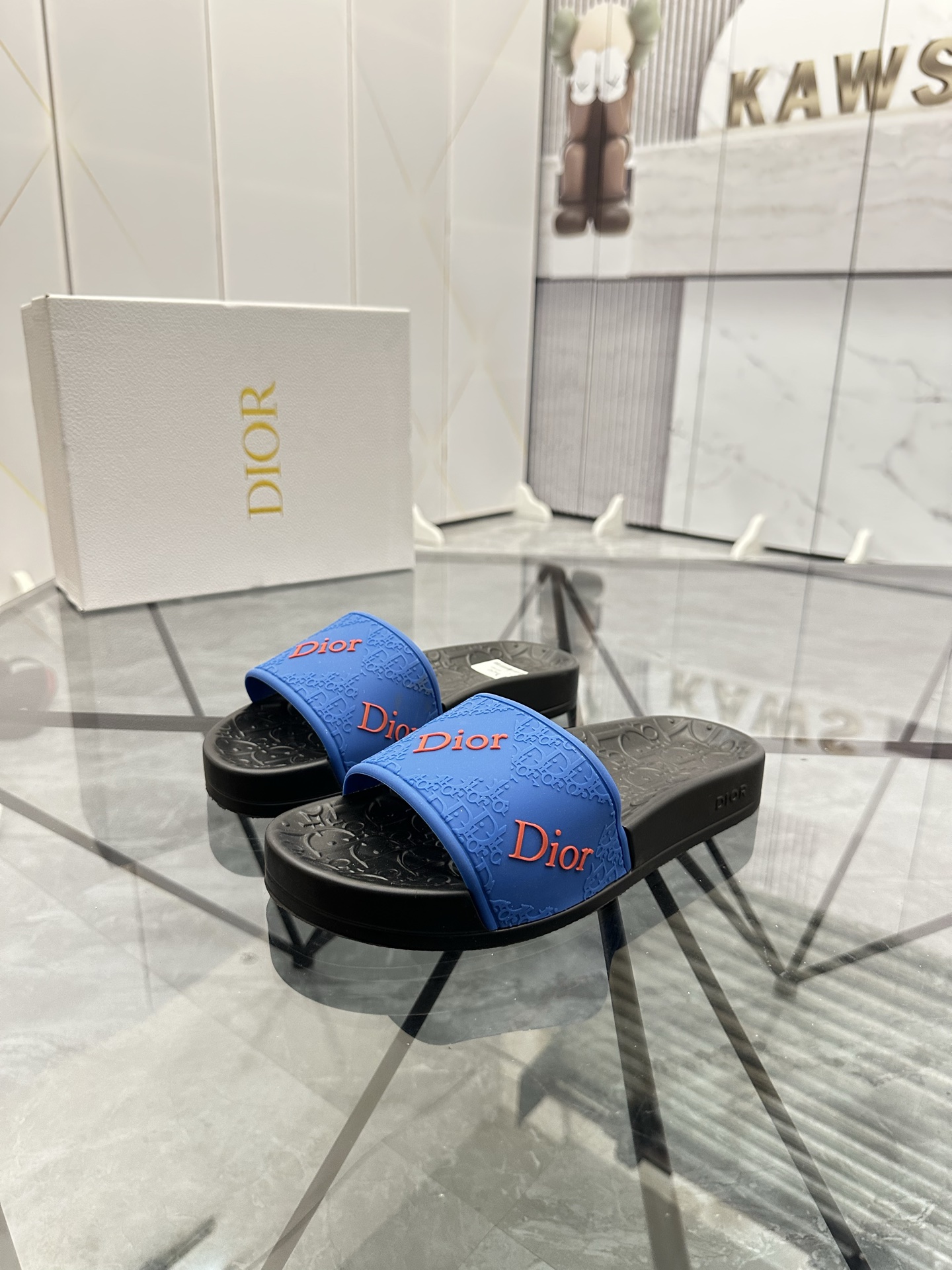 Precio: P90 Marca comercial: Dior* zapatillas talla: 35-47 (se puede personalizar 35.36.46.47) Mater