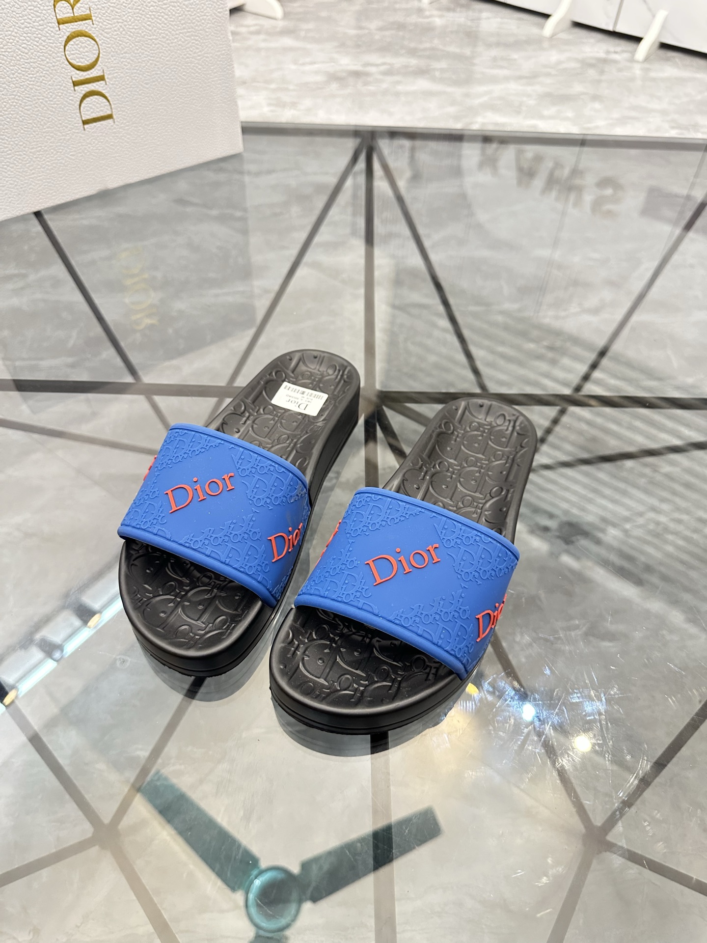 Precio: P90 Marca comercial: Dior* zapatillas talla: 35-47 (se puede personalizar 35.36.46.47) Mater