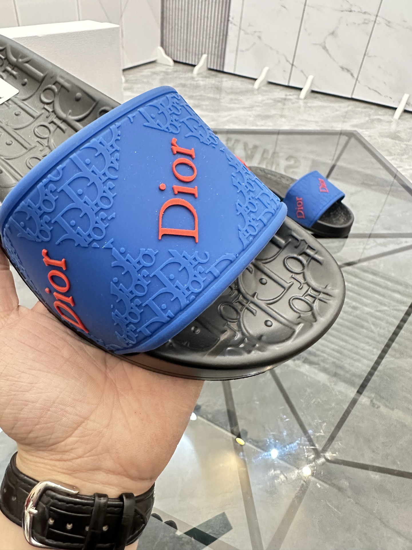 Precio: P90 Marca comercial: Dior* zapatillas talla: 35-47 (se puede personalizar 35.36.46.47) Mater