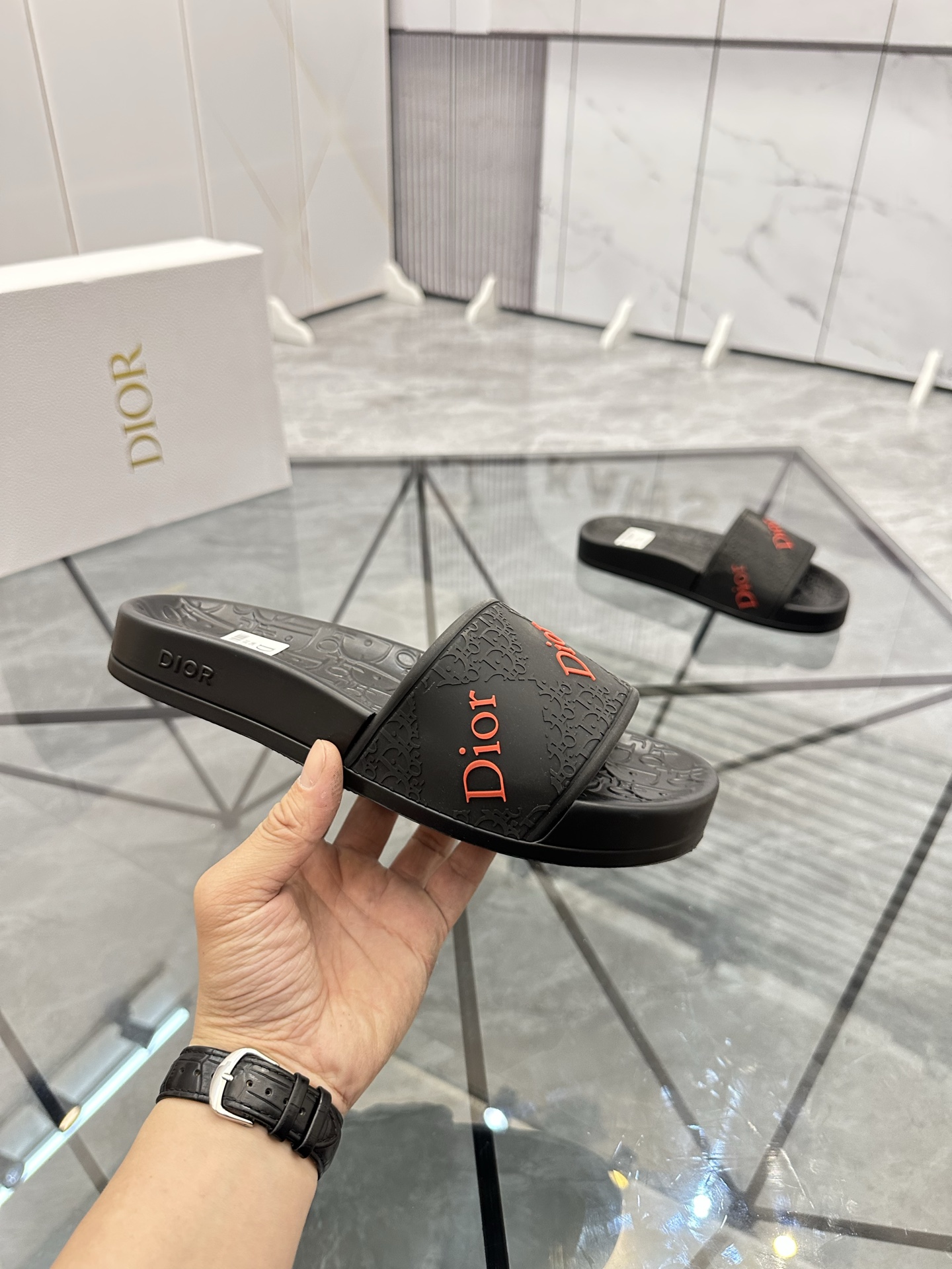 Precio: P90 Marca comercial: Dior* zapatillas talla: 35-47 (se puede personalizar 35.36.46.47) Mater
