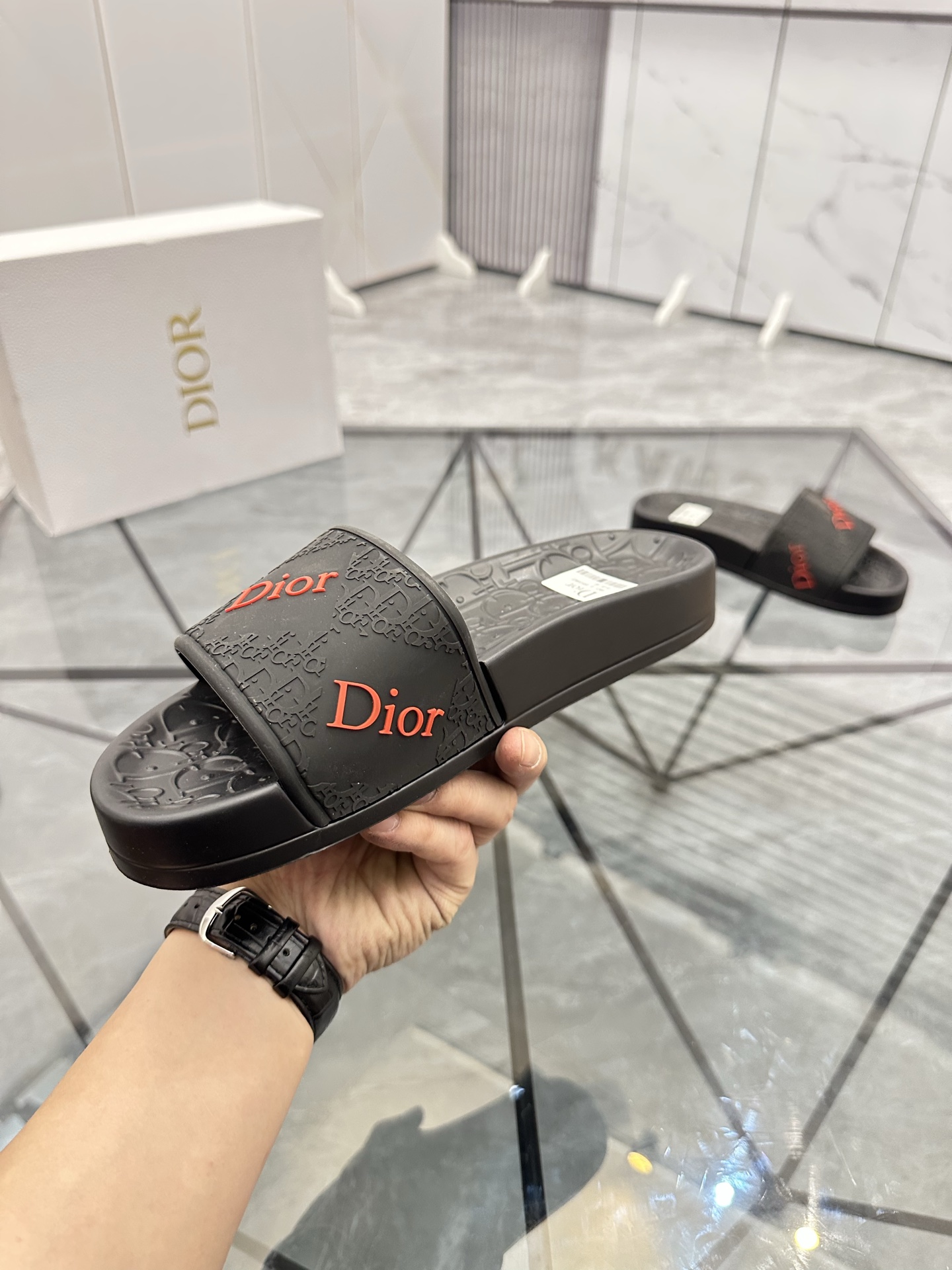 Precio: P90 Marca comercial: Dior* zapatillas talla: 35-47 (se puede personalizar 35.36.46.47) Mater