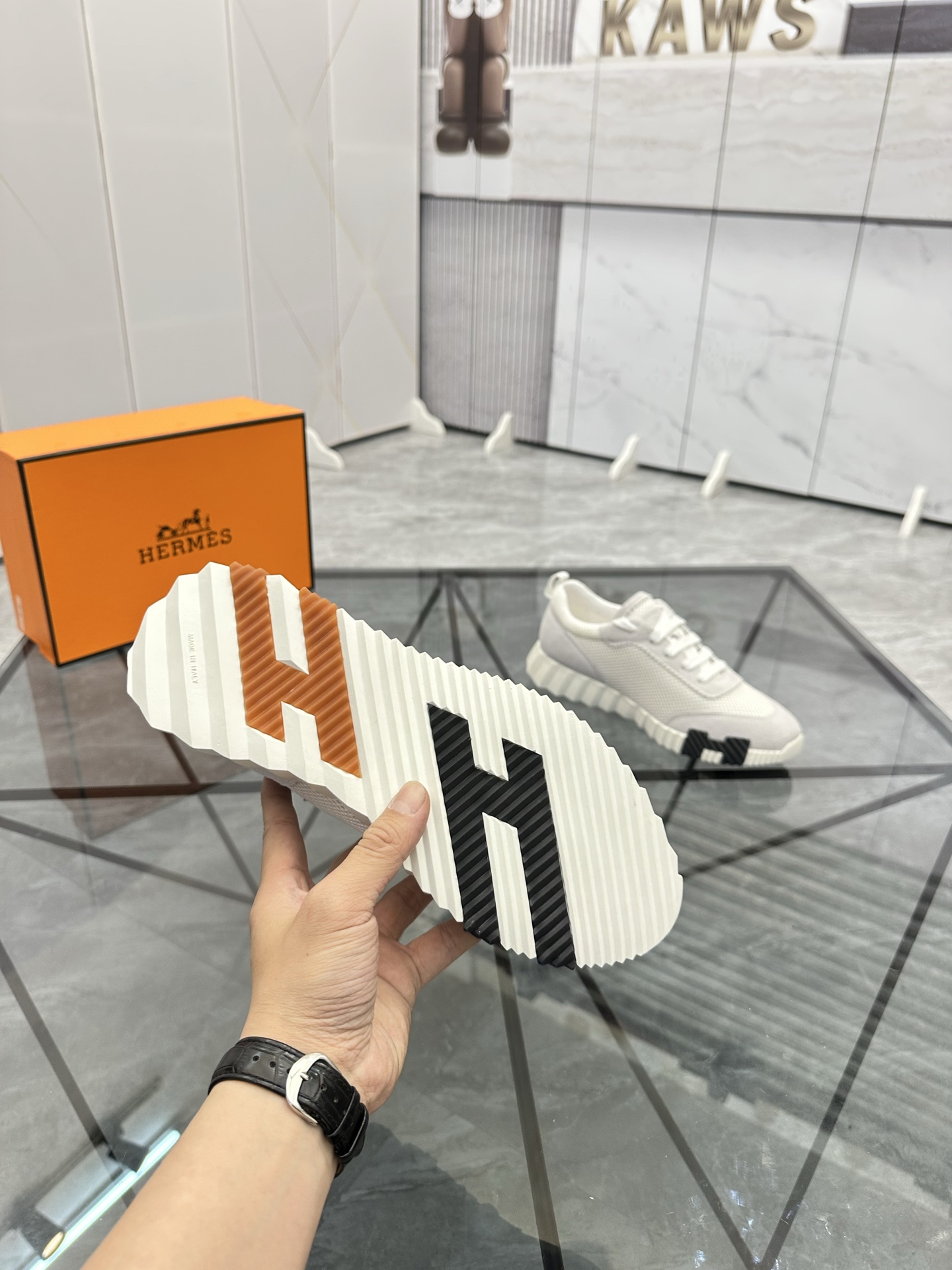 Precio: P180 Marca: Hermè* "Hermès*" lowtop sneakersTalla: 35-44 (se puede personalizar hasta 45,46)