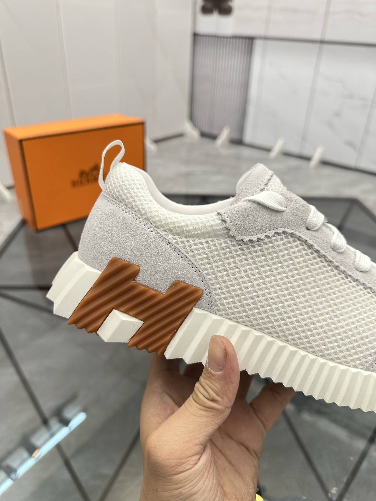 Precio: P180 Marca: Hermè* "Hermès*" lowtop sneakersTalla: 35-44 (se puede personalizar hasta 45,46)