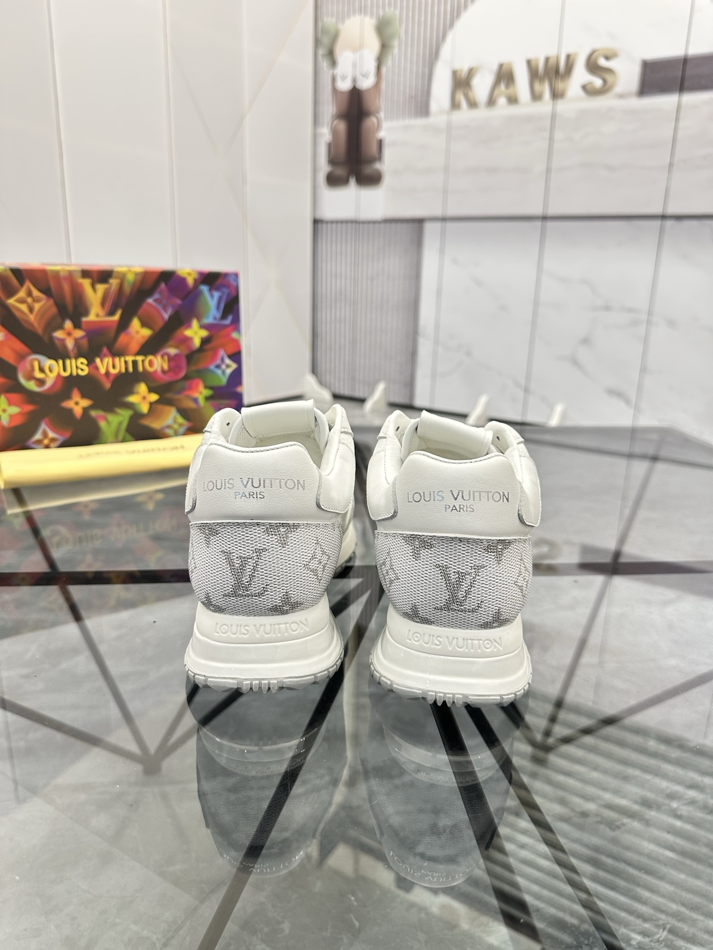 Louis Vuitton Low-Top Sneakers in White Leather and Monogram Canvas 8 i1740371004024 6647 0 7