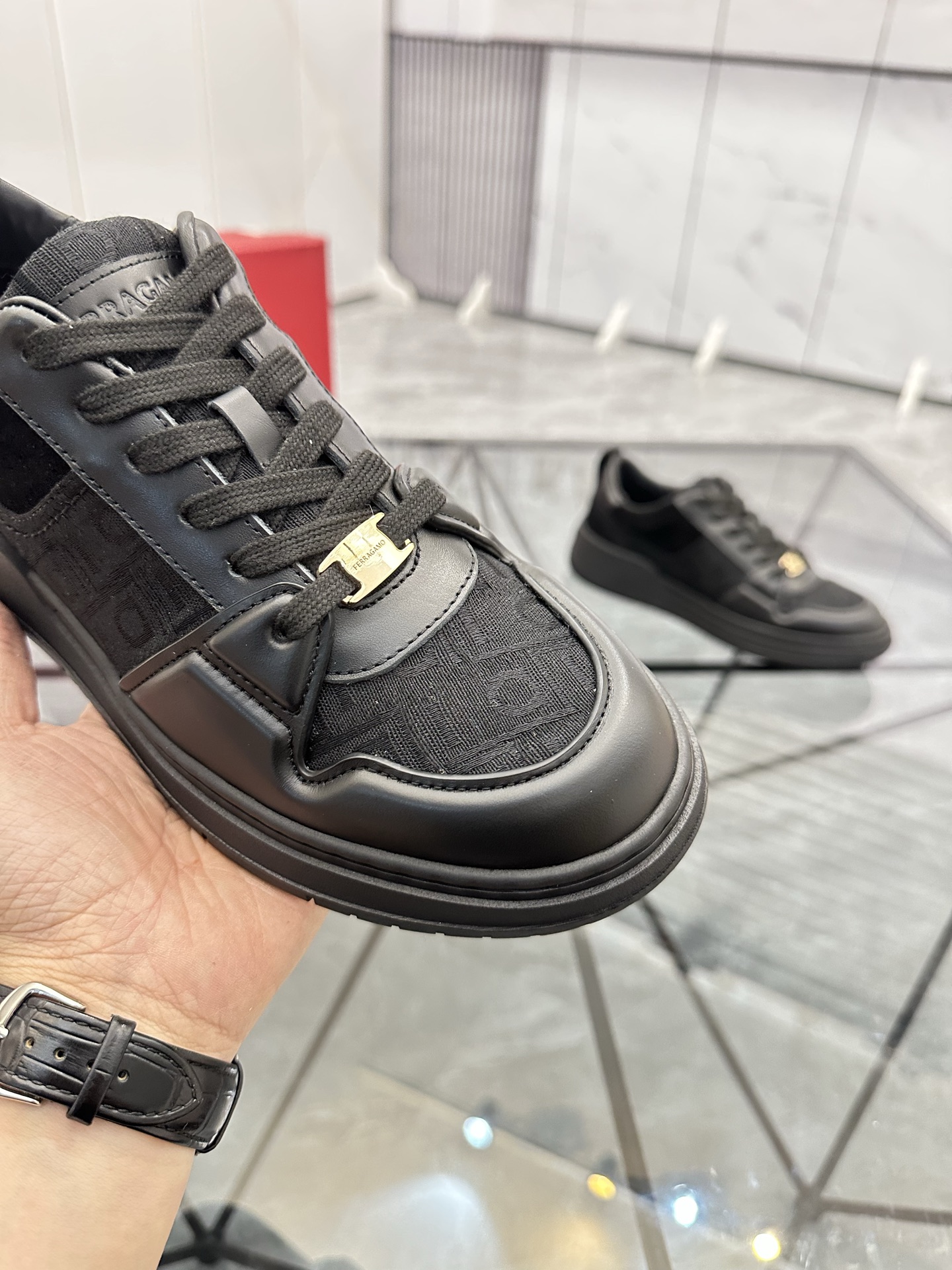 Precio de venta: P330 Guangzhou Top Quality [Marca: Ferragam* "Ferragamo*"] Low-top SneakersTalla: 3