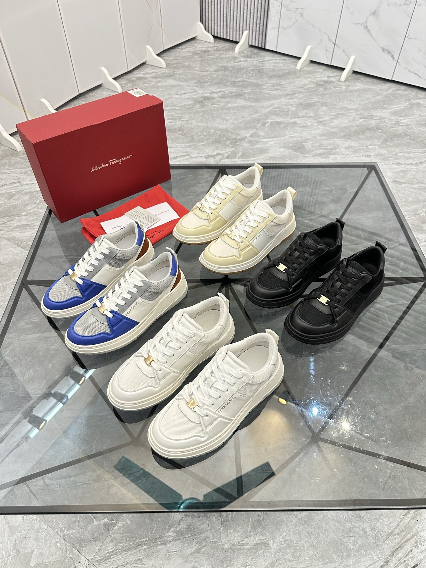 Precio de venta: P330 Guangzhou Top Quality [Marca: Ferragam* "Ferragamo*"] Low-top SneakersTalla: 3