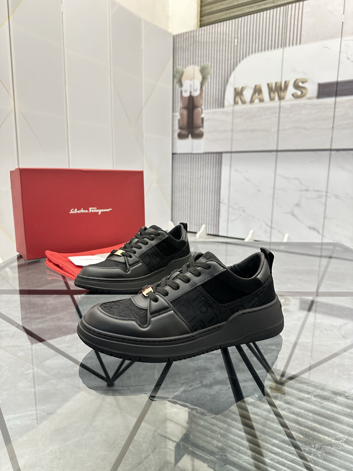 Precio de venta: P330 Guangzhou Top Quality [Marca: Ferragam* "Ferragamo*"] Low-top SneakersTalla: 3