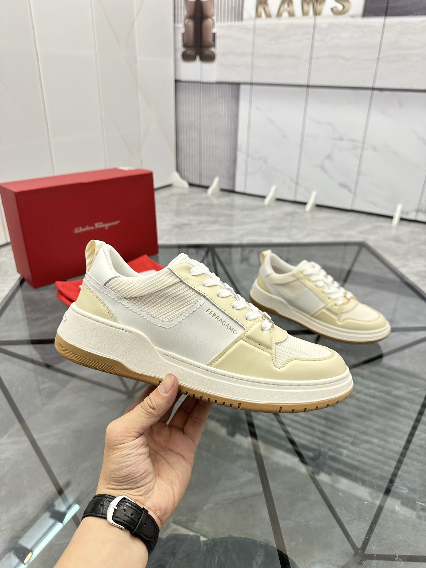 Precio de venta: P330 Guangzhou Top Quality [Marca: Ferragam* "Ferragamo*"] Low-top SneakersTalla: 3