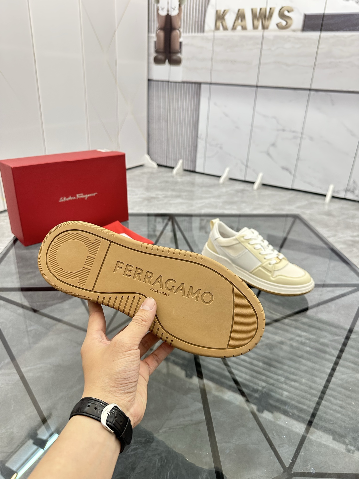Precio de venta: P330 Guangzhou Top Quality [Marca: Ferragam* "Ferragamo*"] Low-top SneakersTalla: 3