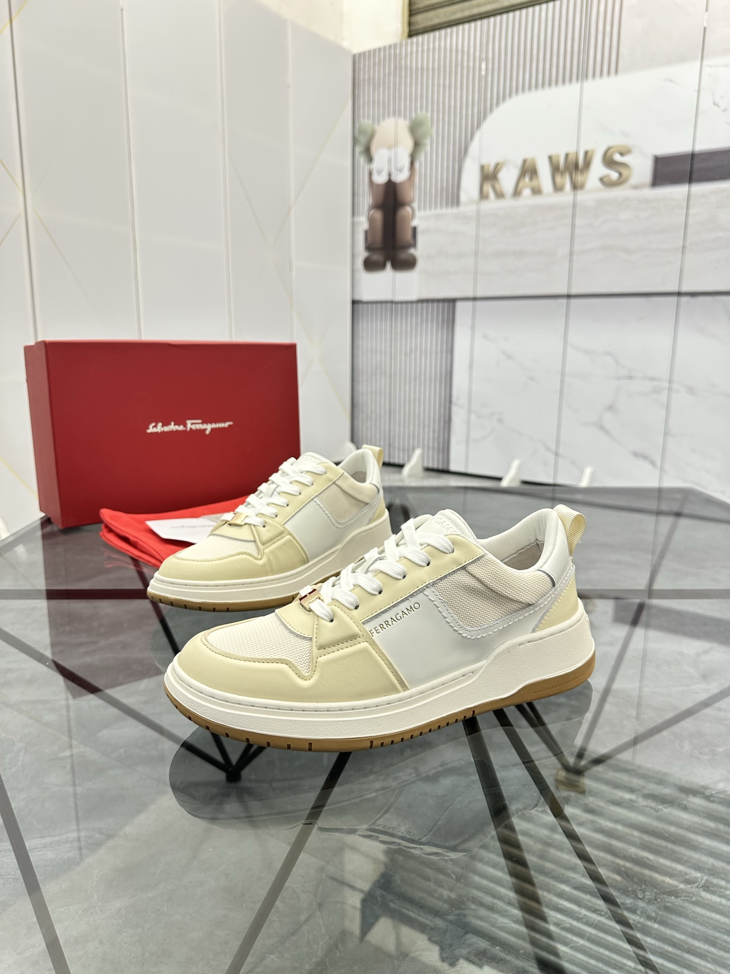 Precio de venta: P330 Guangzhou Top Quality [Marca: Ferragam* "Ferragamo*"] Low-top SneakersTalla: 3