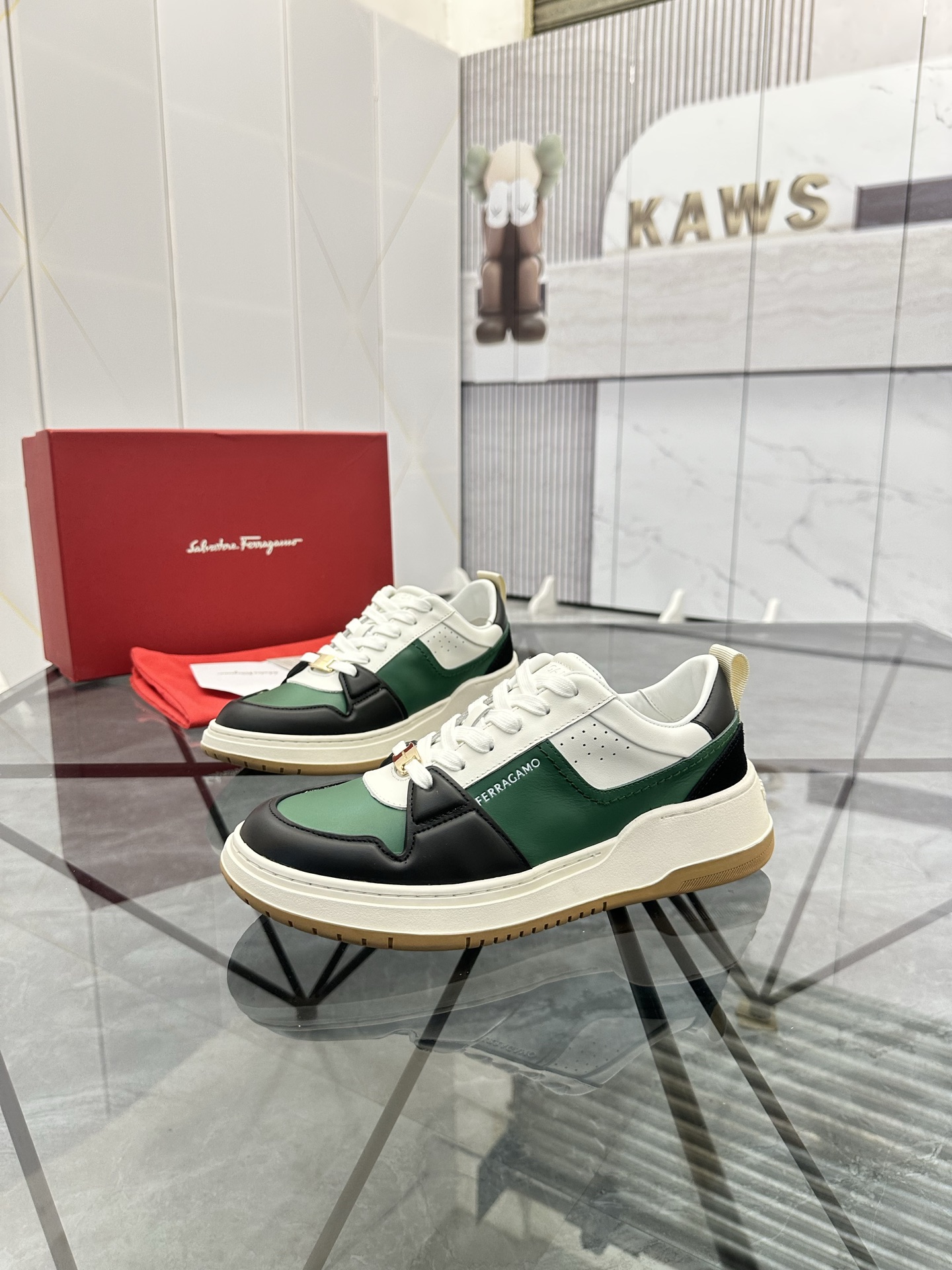 NO:272146,Price: Guangzhou top quality product trademark Ferragam*