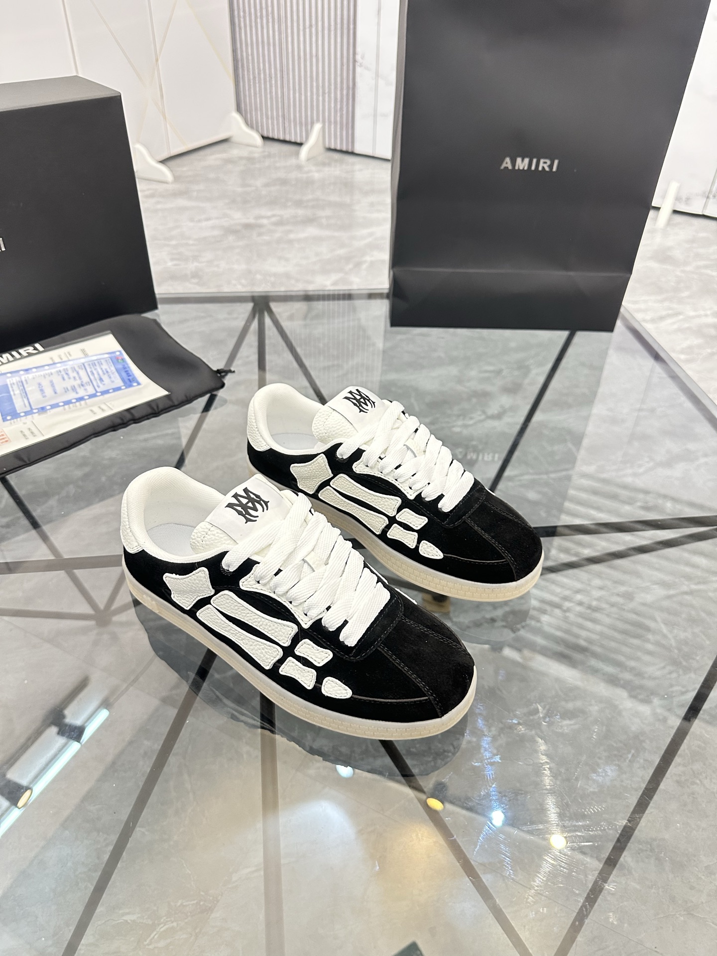 Precio de venta: P270 Guangzhou Top Quality [Marca: AMIRI* "Emil*] Low-top Casual Shoes Talla: 39-44