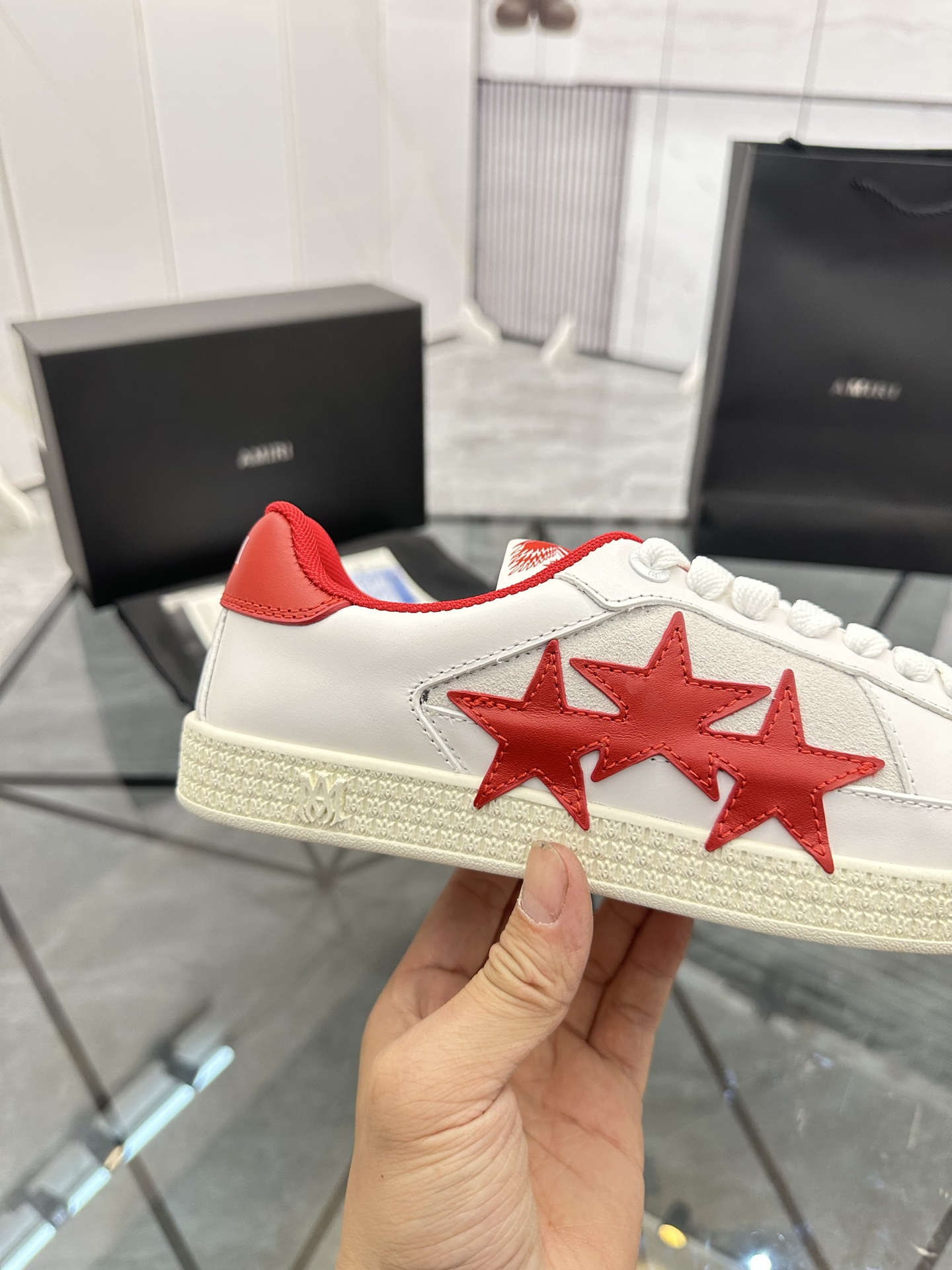 Precio de venta: P250 Guangzhou Top Quality [Marca: AMIRI* "Emil*] Low Top Casual Shoes Talla: 39-44