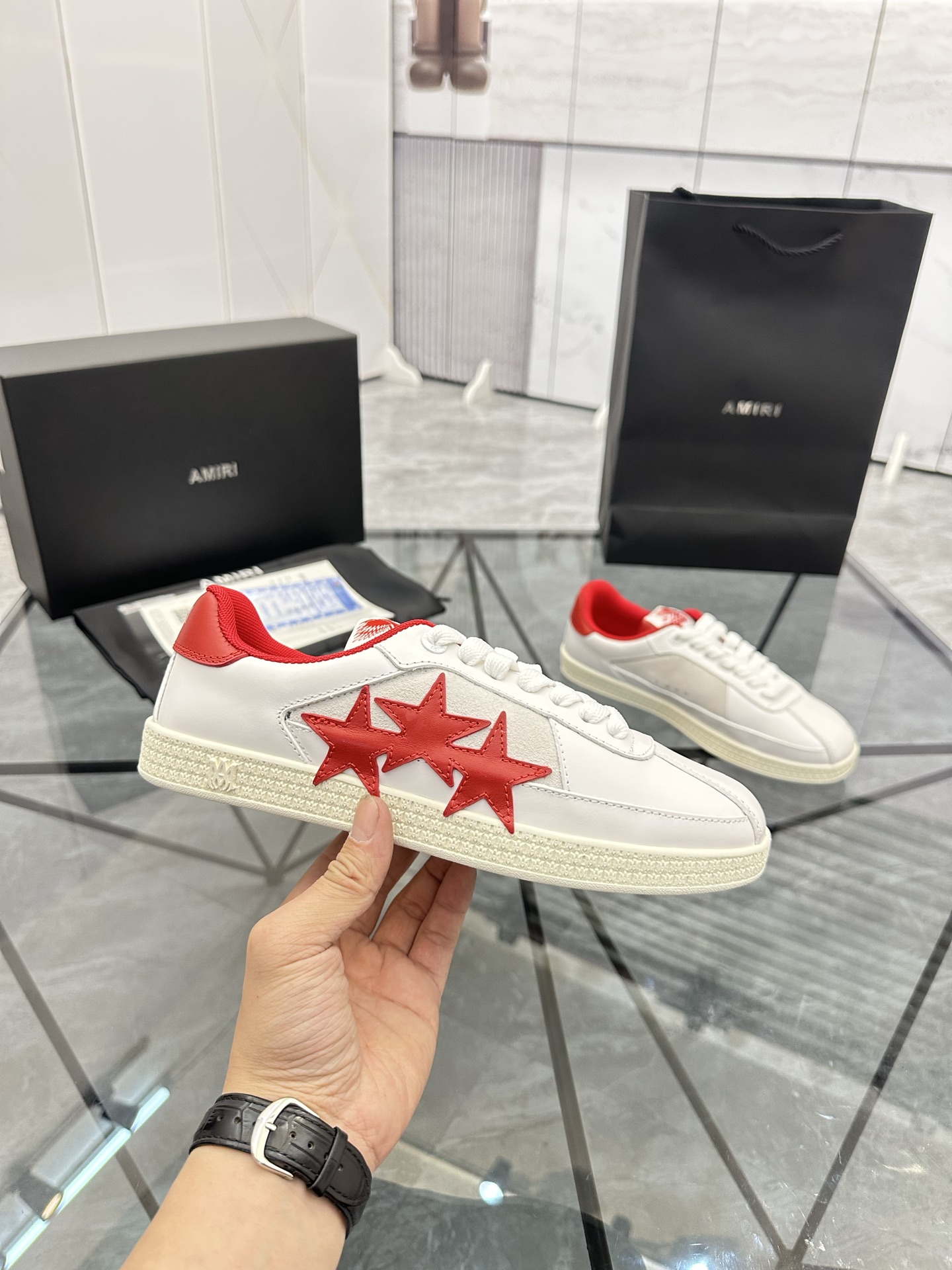 Precio de venta: P250 Guangzhou Top Quality [Marca: AMIRI* "Emil*] Low Top Casual Shoes Talla: 39-44