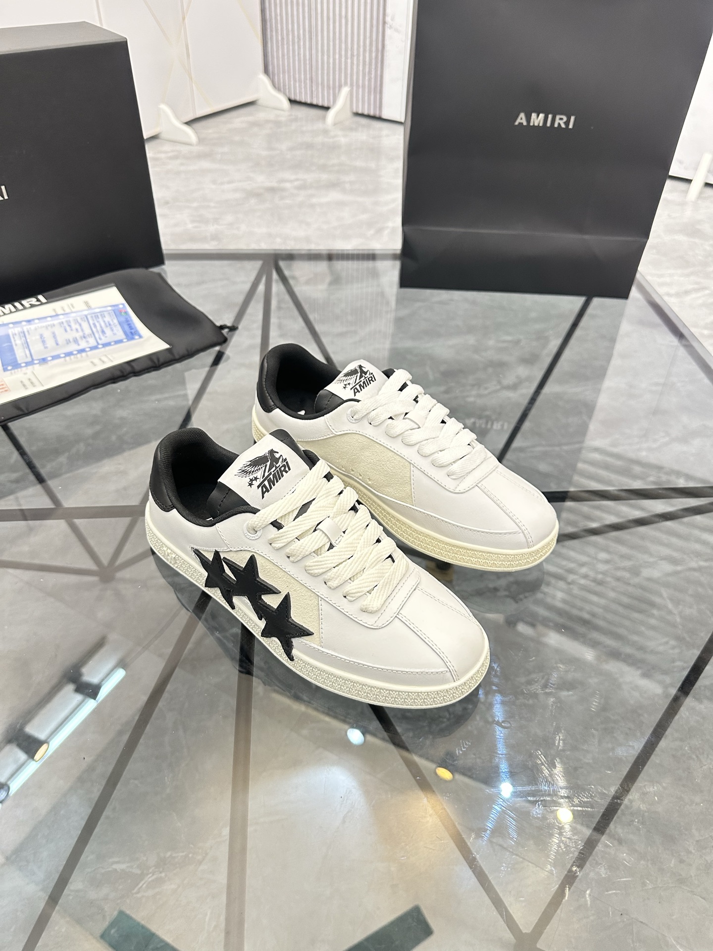 Precio de venta: P250 Guangzhou Top Quality [Marca: AMIRI* "Emil*] Low Top Casual Shoes Talla: 39-44