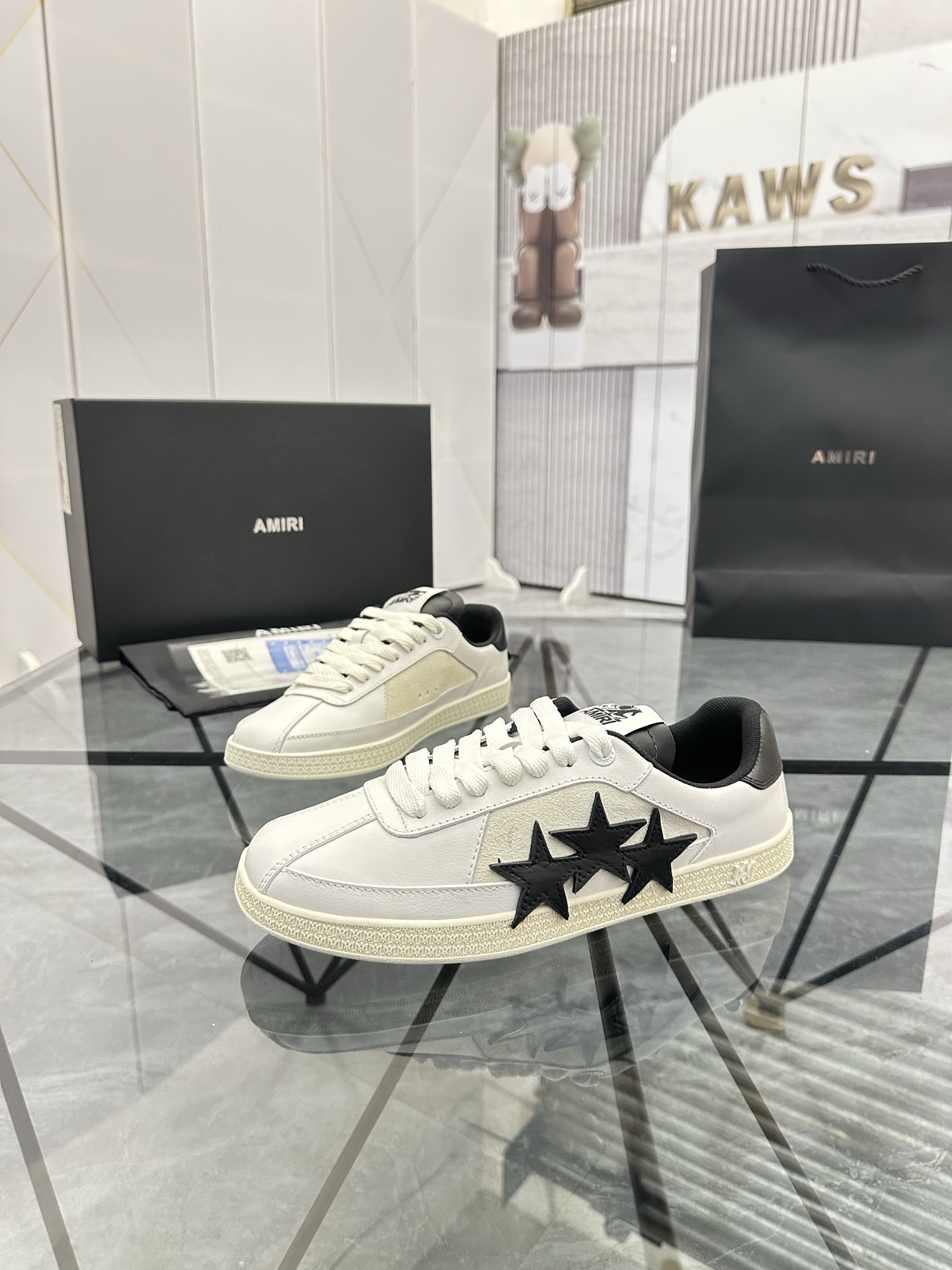 Precio de venta: P250 Guangzhou Top Quality [Marca: AMIRI* "Emil*] Low Top Casual Shoes Talla: 39-44