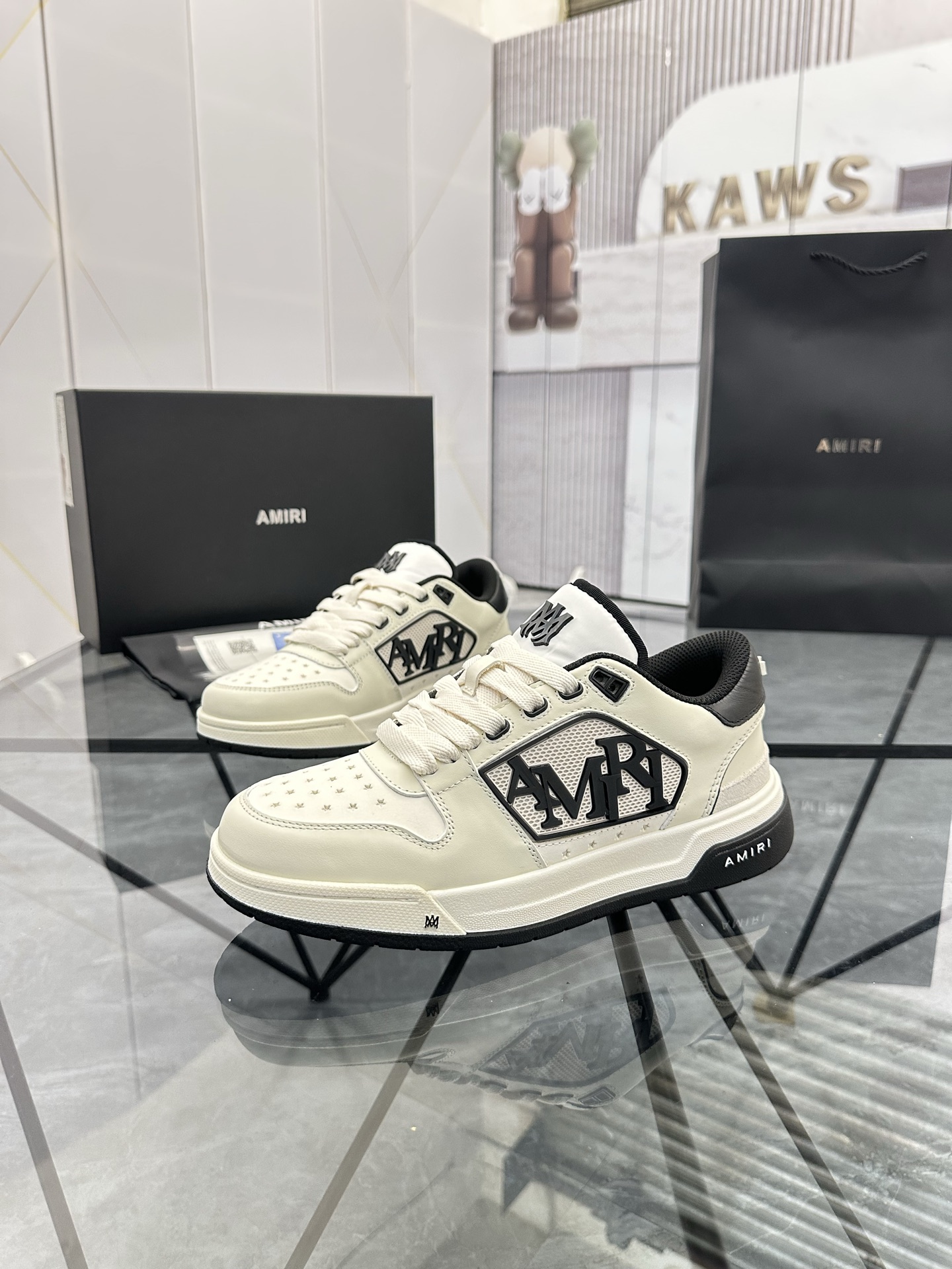 Precio de venta: P300 Guangzhou Top Quality [Marca: AMIRI* "Emil*] Low Top Casual Shoes Talla: 39-44