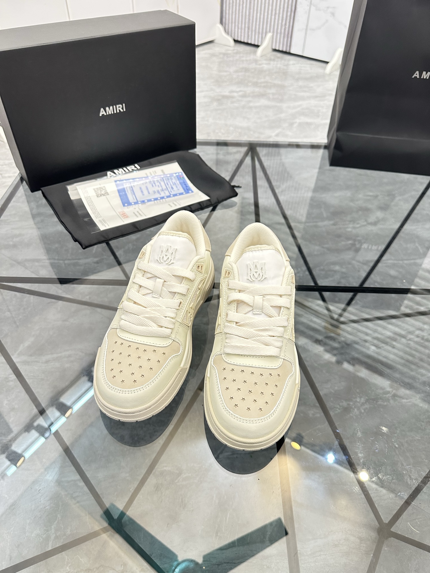 Precio de venta: P300 Guangzhou Top Quality [Marca: AMIRI* "Emil*] Low Top Casual Shoes Talla: 39-44