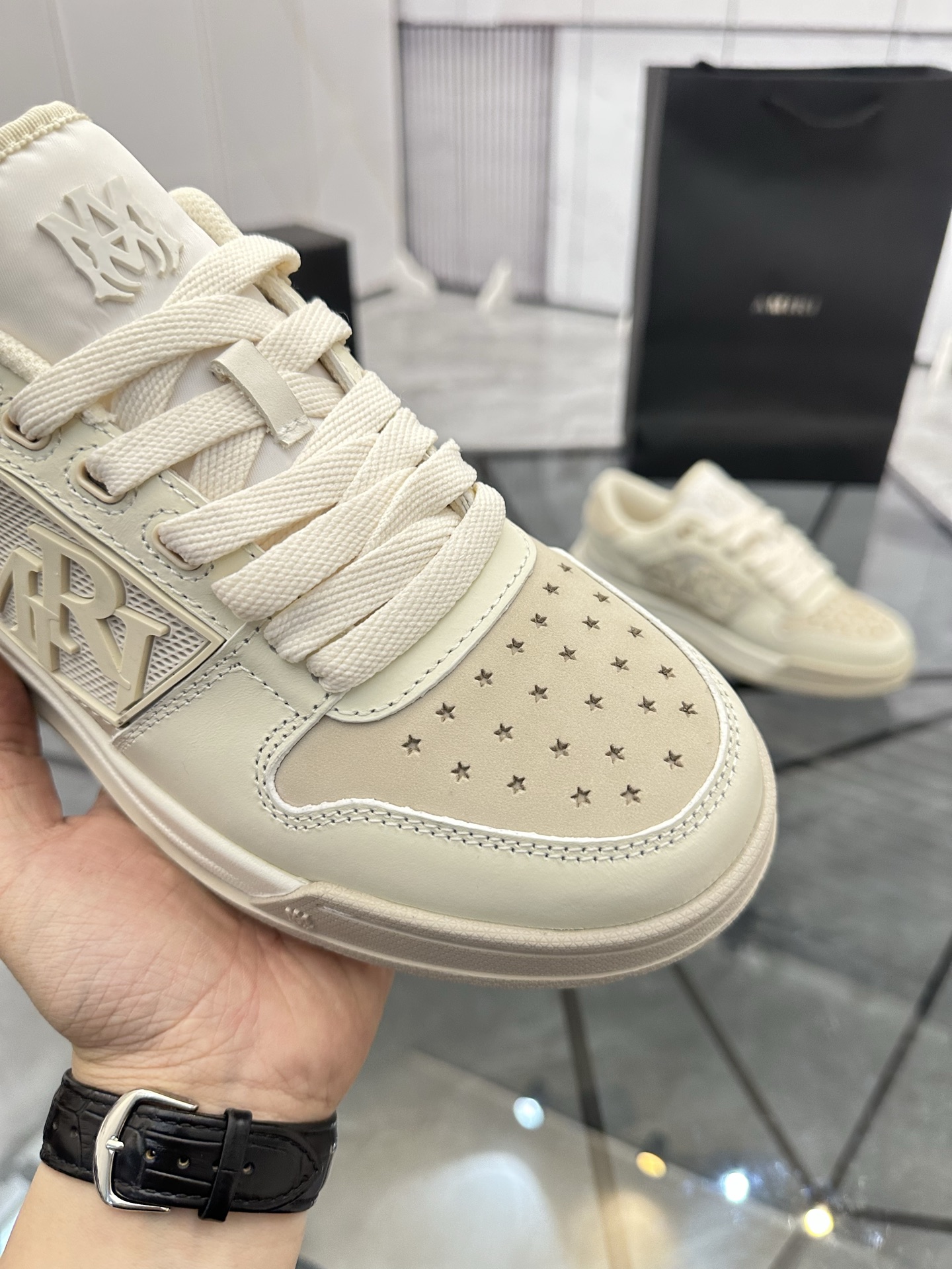 Precio de venta: P300 Guangzhou Top Quality [Marca: AMIRI* "Emil*] Low Top Casual Shoes Talla: 39-44