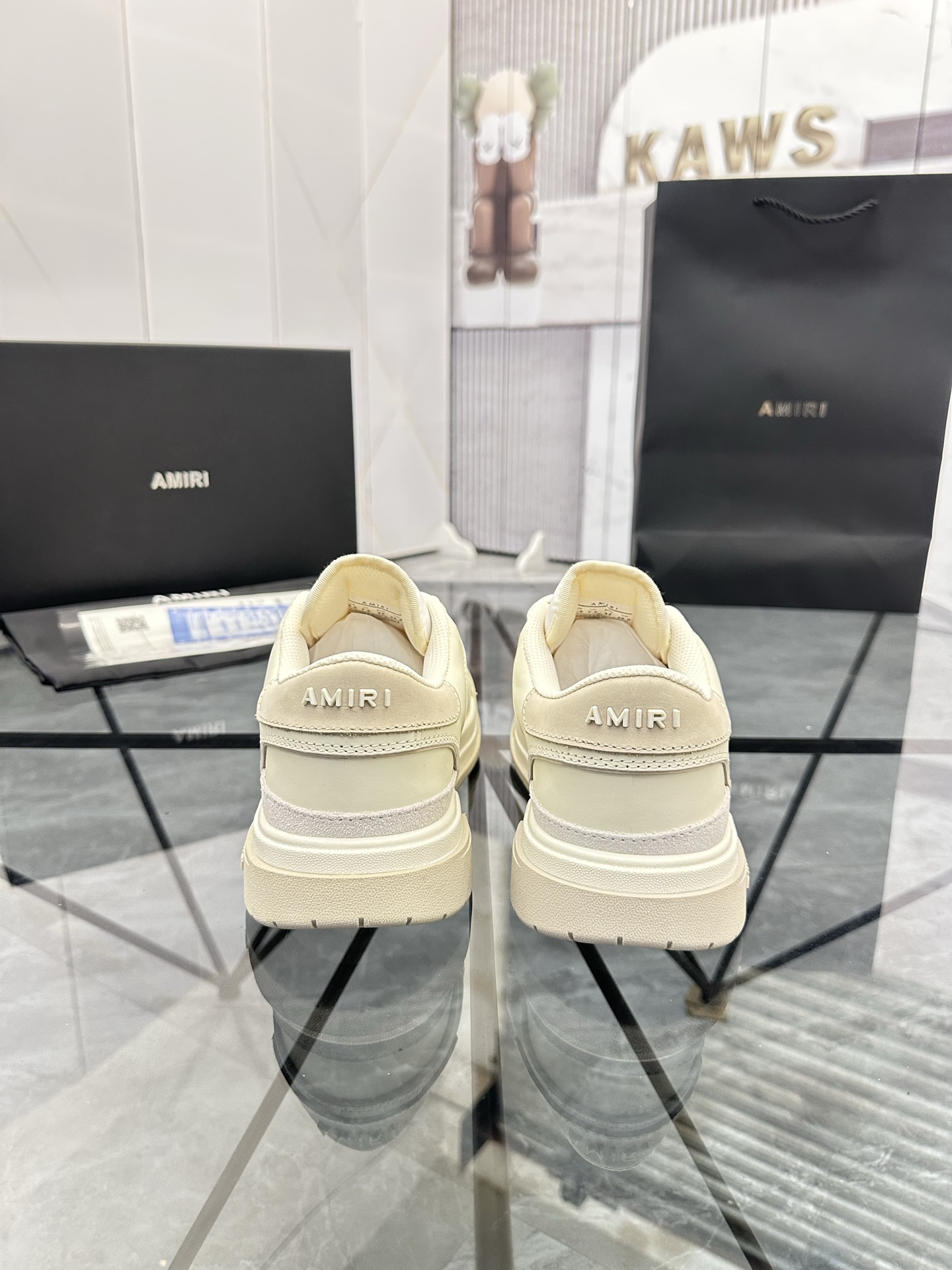 Precio de venta: P300 Guangzhou Top Quality [Marca: AMIRI* "Emil*] Low Top Casual Shoes Talla: 39-44