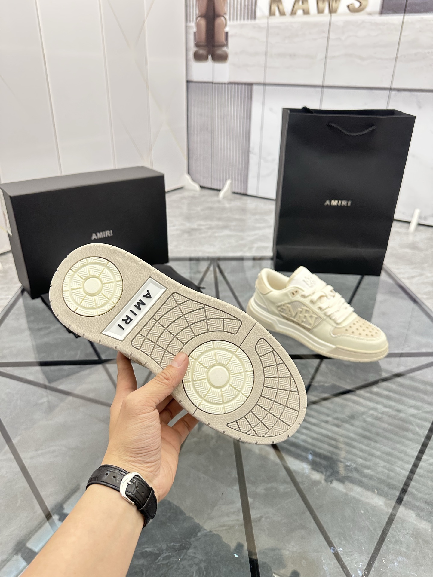 Precio de venta: P300 Guangzhou Top Quality [Marca: AMIRI* "Emil*] Low Top Casual Shoes Talla: 39-44