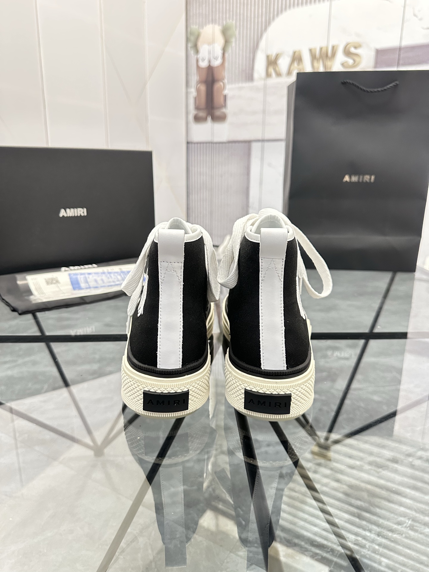 Precio de venta: P250 Guangzhou Top Quality [Marca: AMIRI* "Emil*] High-top Casual Shoes Talla: 39-4