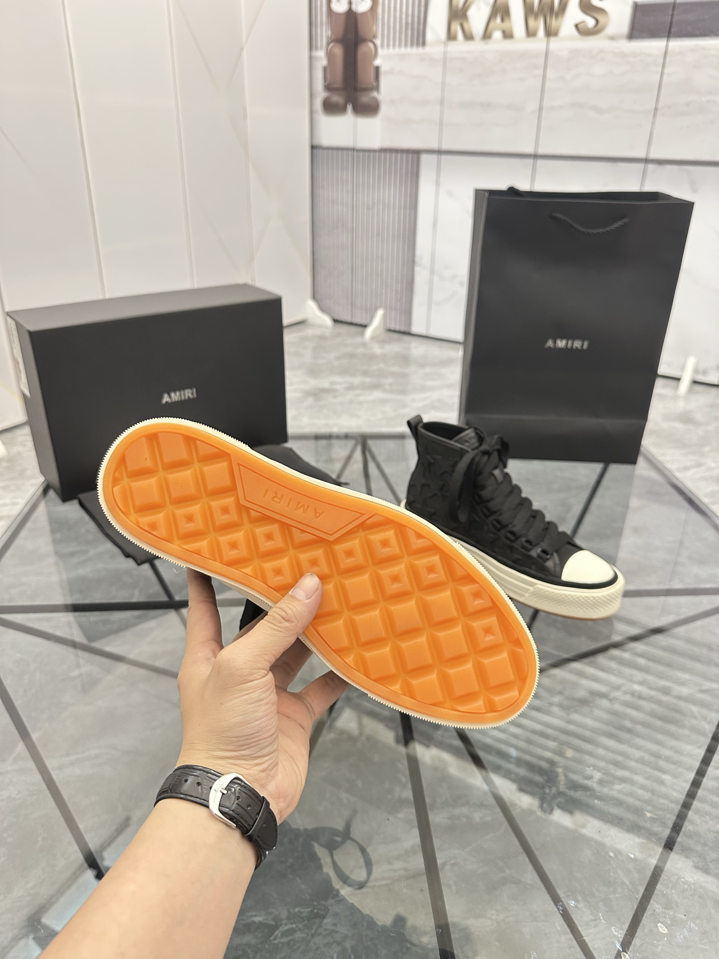 Precio de venta: P290 Guangzhou Top Quality [Marca: AMIRI* "Emil*] High-top Casual Shoes Talla: 39-4