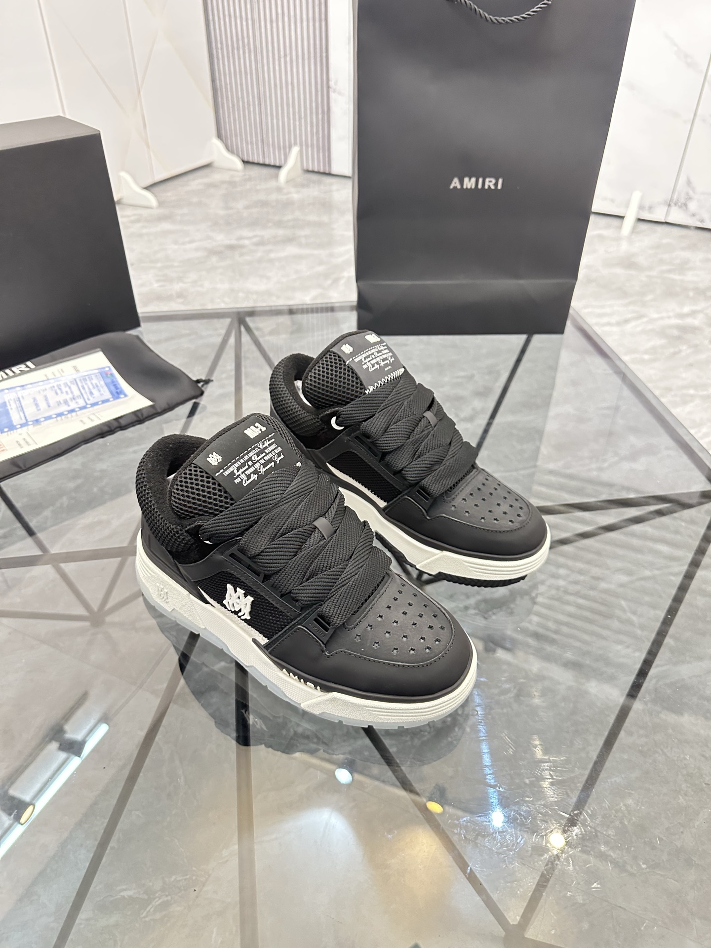 Precio de venta: P330 Guangzhou Top Quality [Marca: AMIRI* "Emile*"] Low-top Casual Shoes Talla: 39-