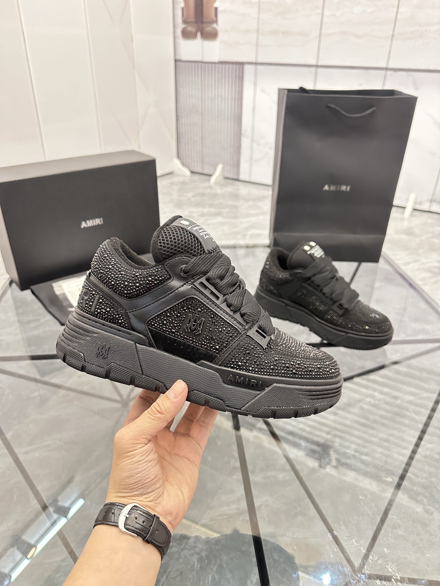 Precio de venta: P350 Guangzhou Top Quality [Marca: AMIRI* "Emil*"] Low-top Casual Shoes Talla: 39-4