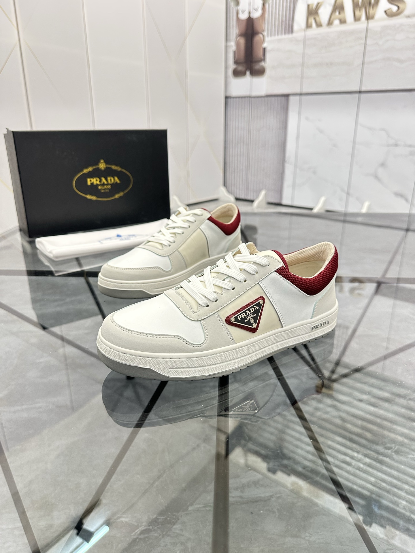 Precio: P180 Marca: Prada *