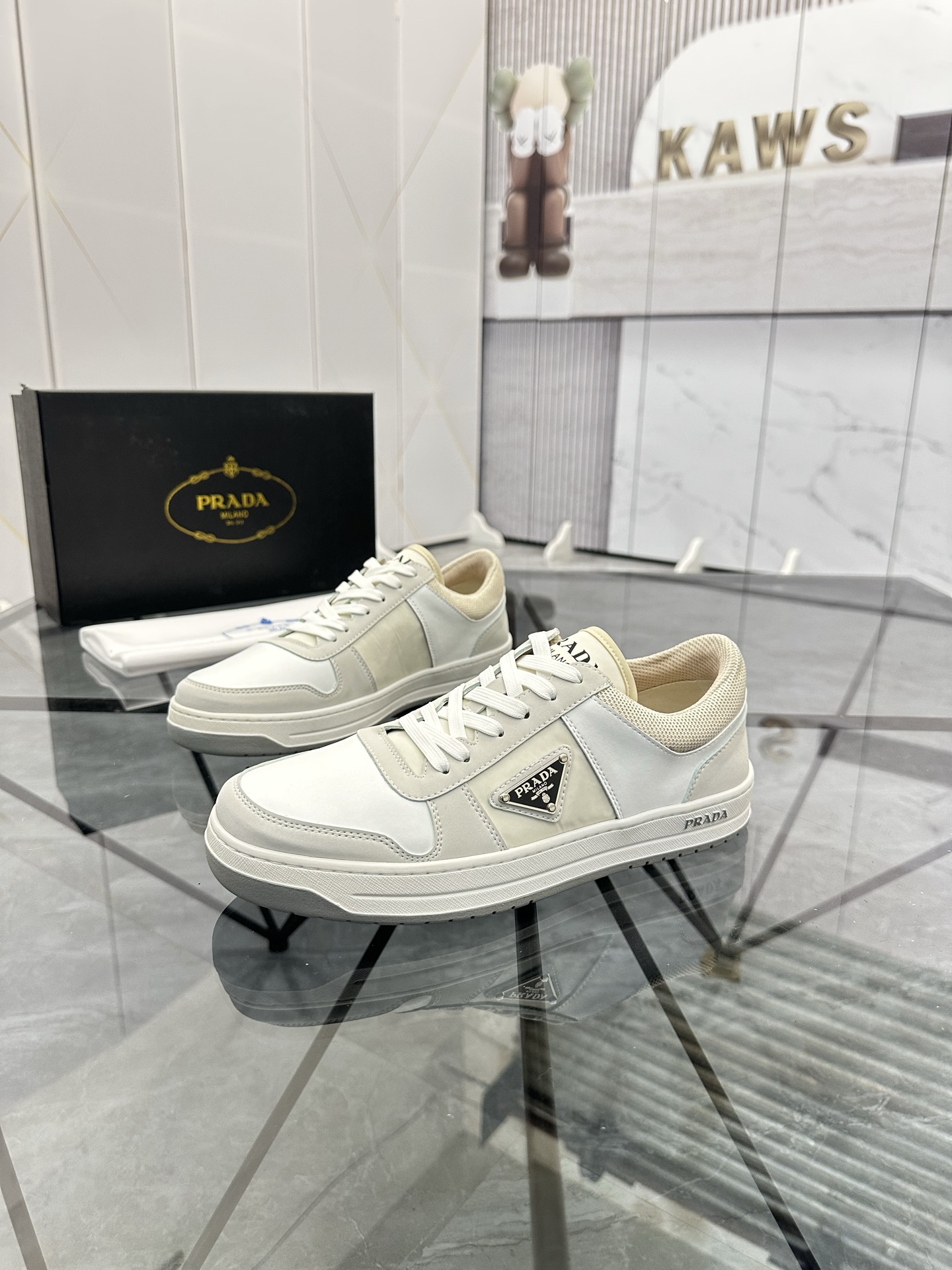 Precio: P180 Marca: Prada *