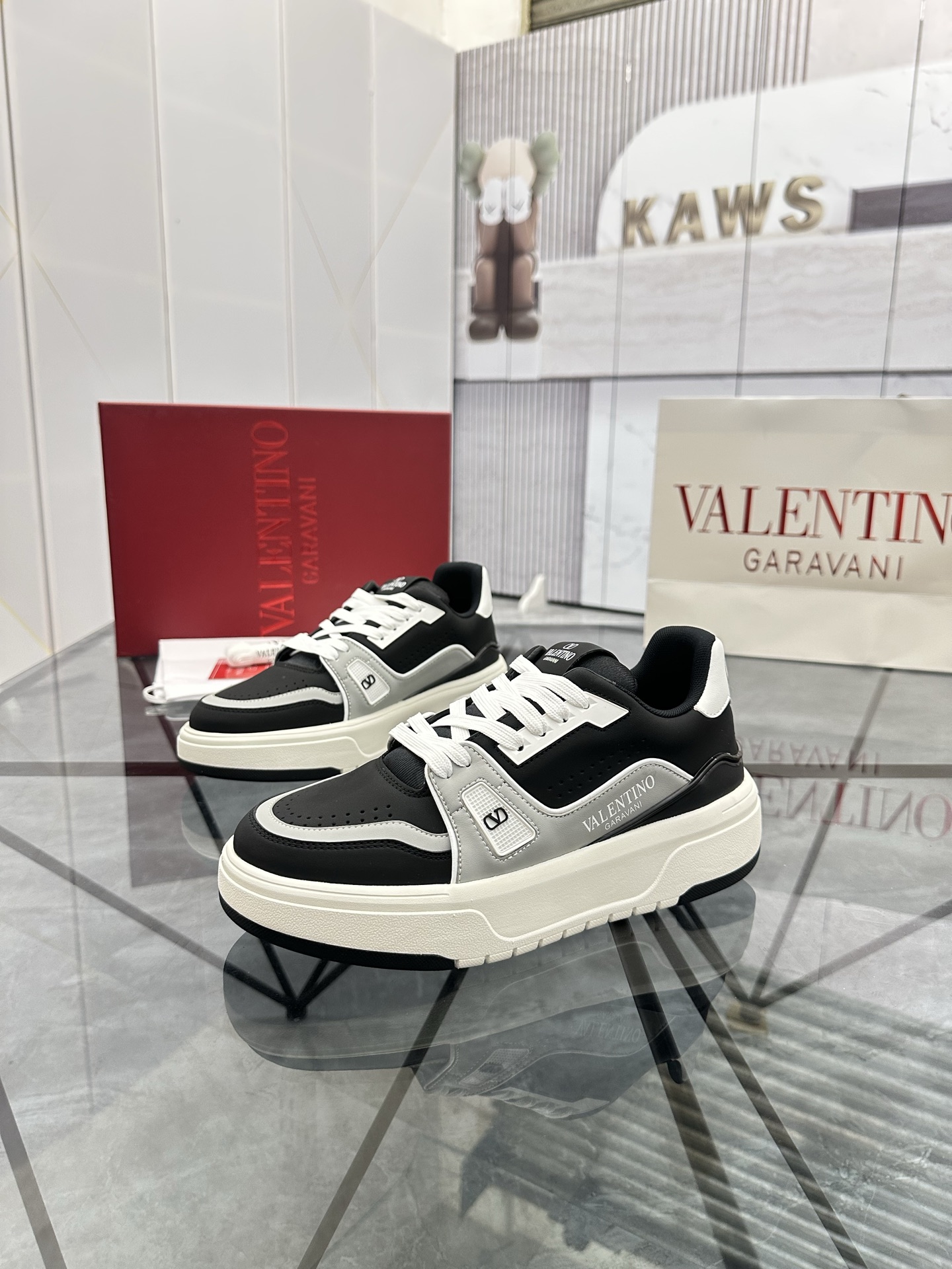 NO:272795,Price: Top quality Product trademark Valentin*