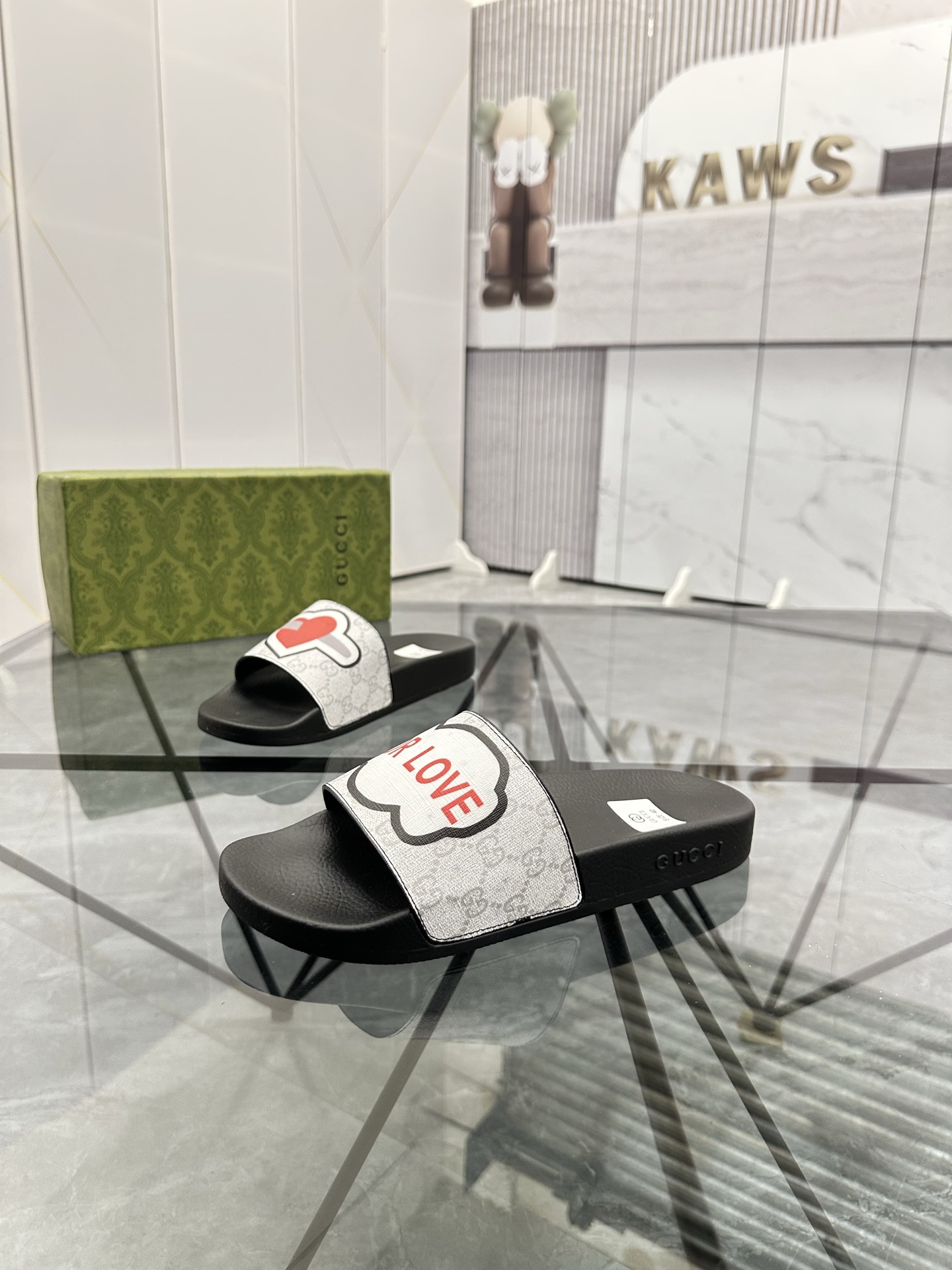 NO:274230,Price: Product trademark Gucci*