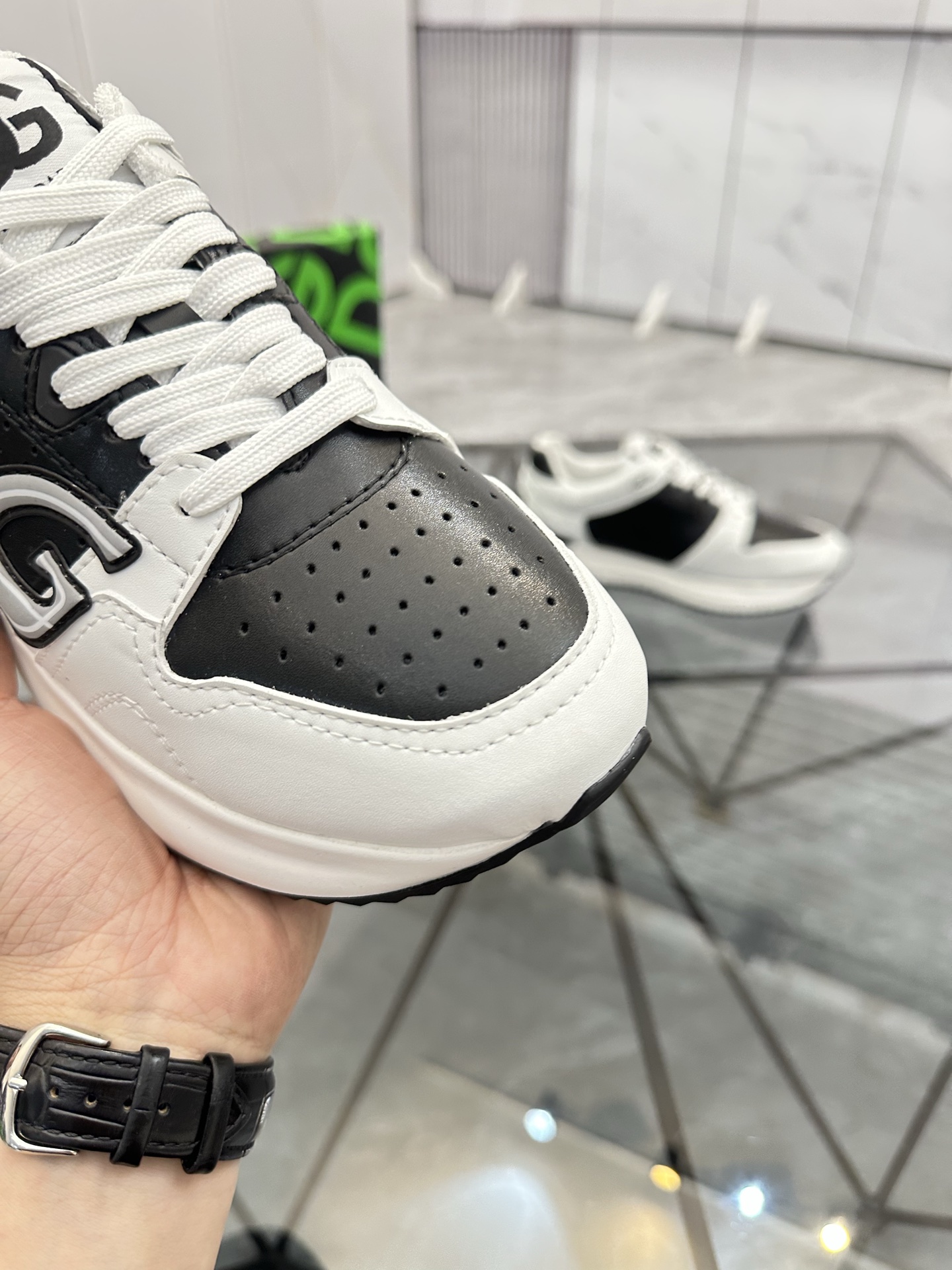 Precio de venta: P220 Marca comercial: DG "Dolce & Gabbana*" Low-top Sneakers Talla: 38-44 (se puede