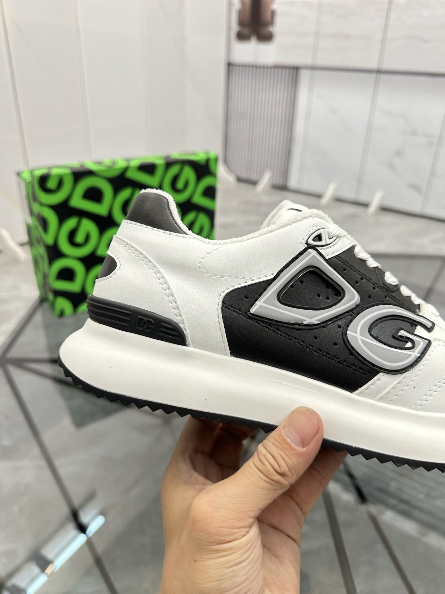 Precio de venta: P220 Marca comercial: DG "Dolce & Gabbana*" Low-top Sneakers Talla: 38-44 (se puede
