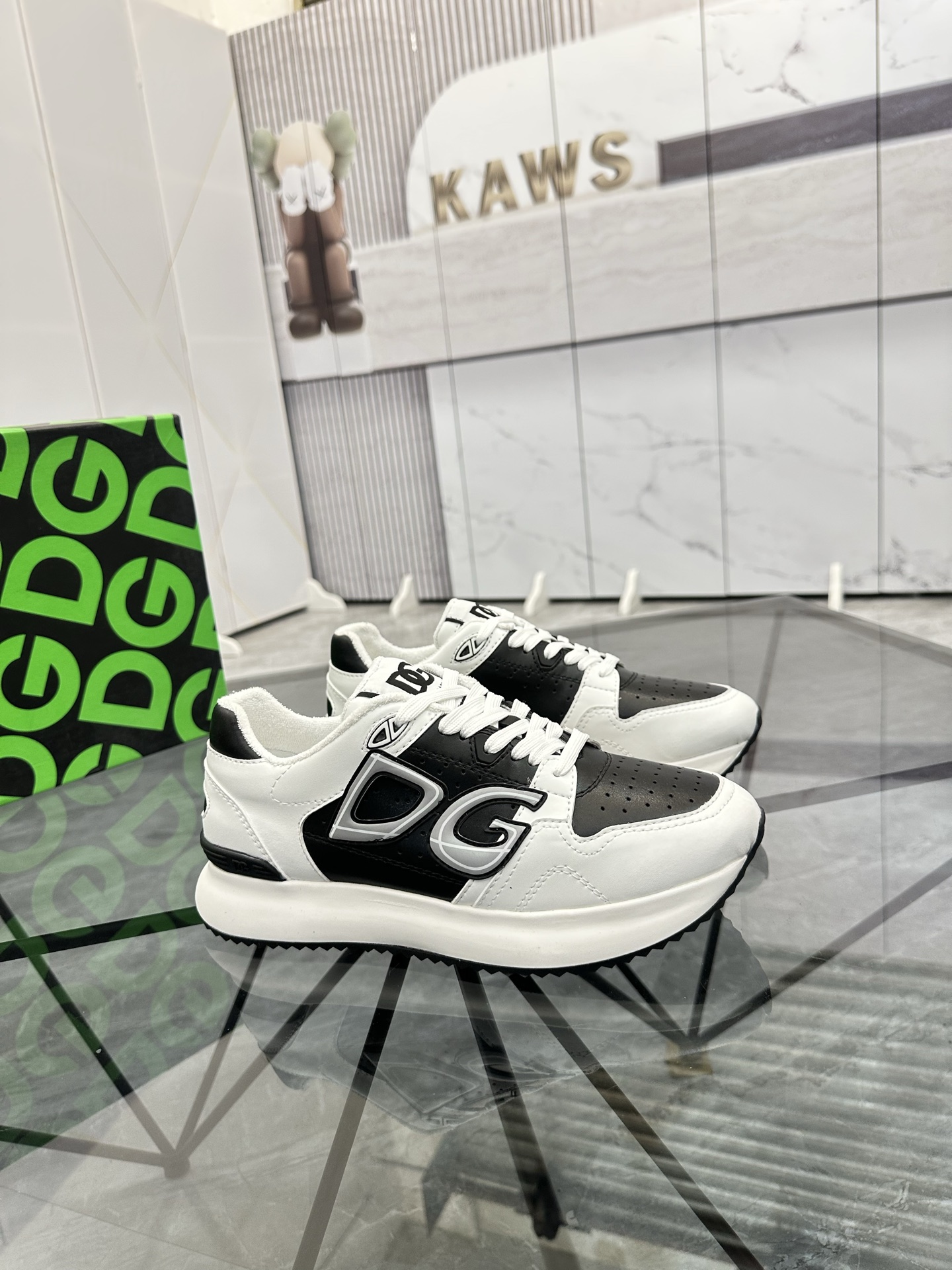 Precio de venta: P220 Marca comercial: DG "Dolce & Gabbana*" Low-top Sneakers Talla: 38-44 (se puede