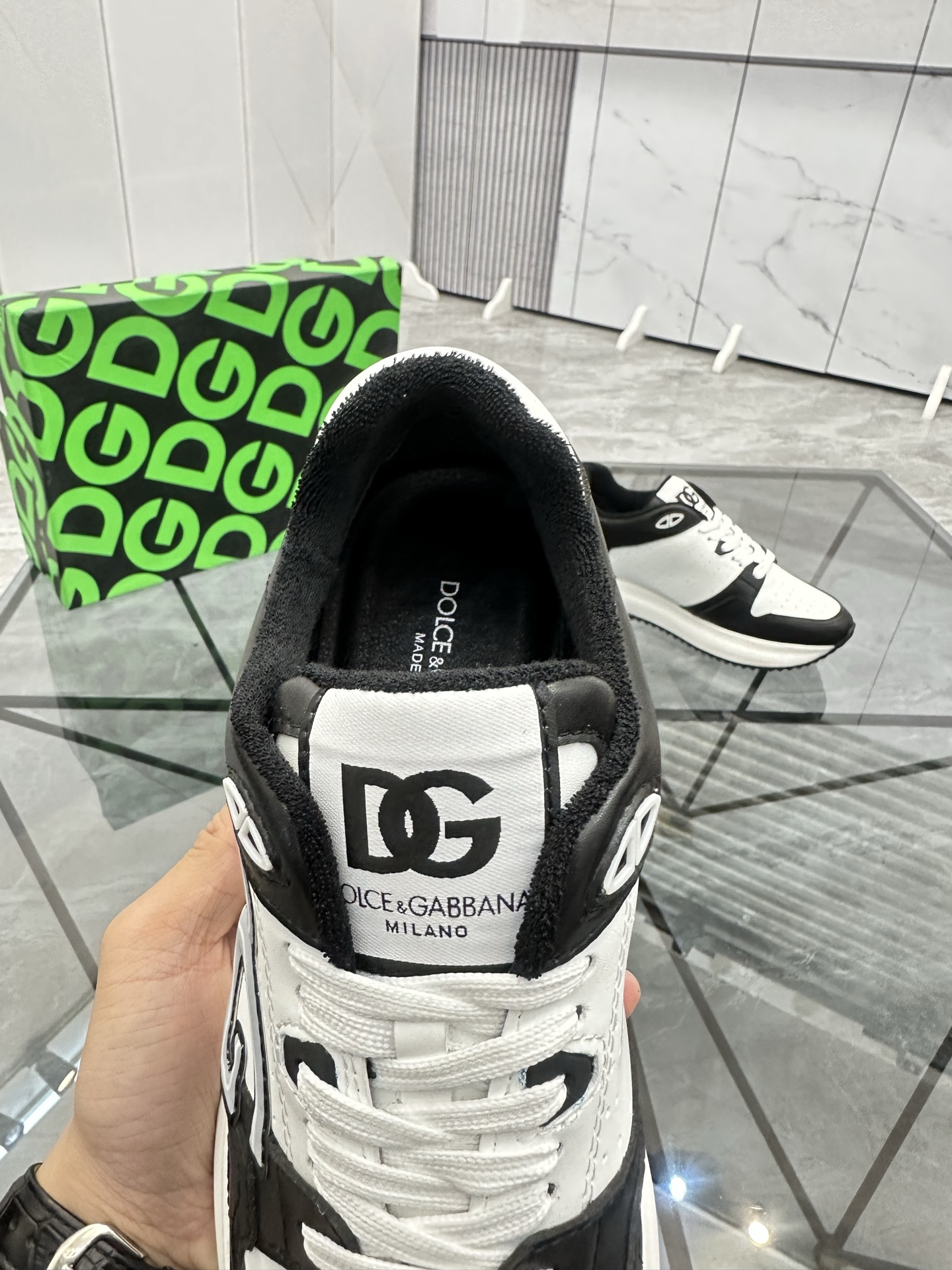 Precio de venta: P220 Marca comercial: DG "Dolce & Gabbana*" Low-top Sneakers Talla: 38-44 (se puede