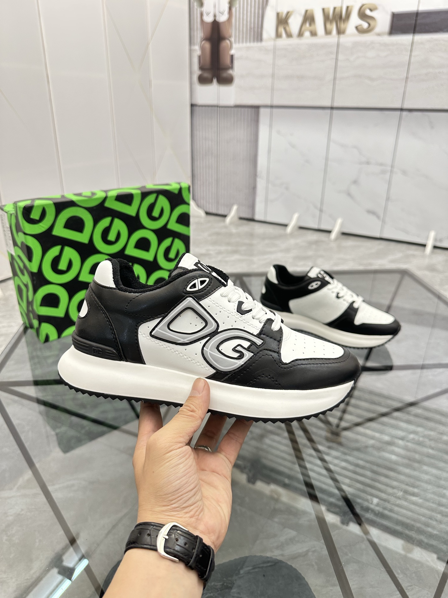 Precio de venta: P220 Marca comercial: DG "Dolce & Gabbana*" Low-top Sneakers Talla: 38-44 (se puede