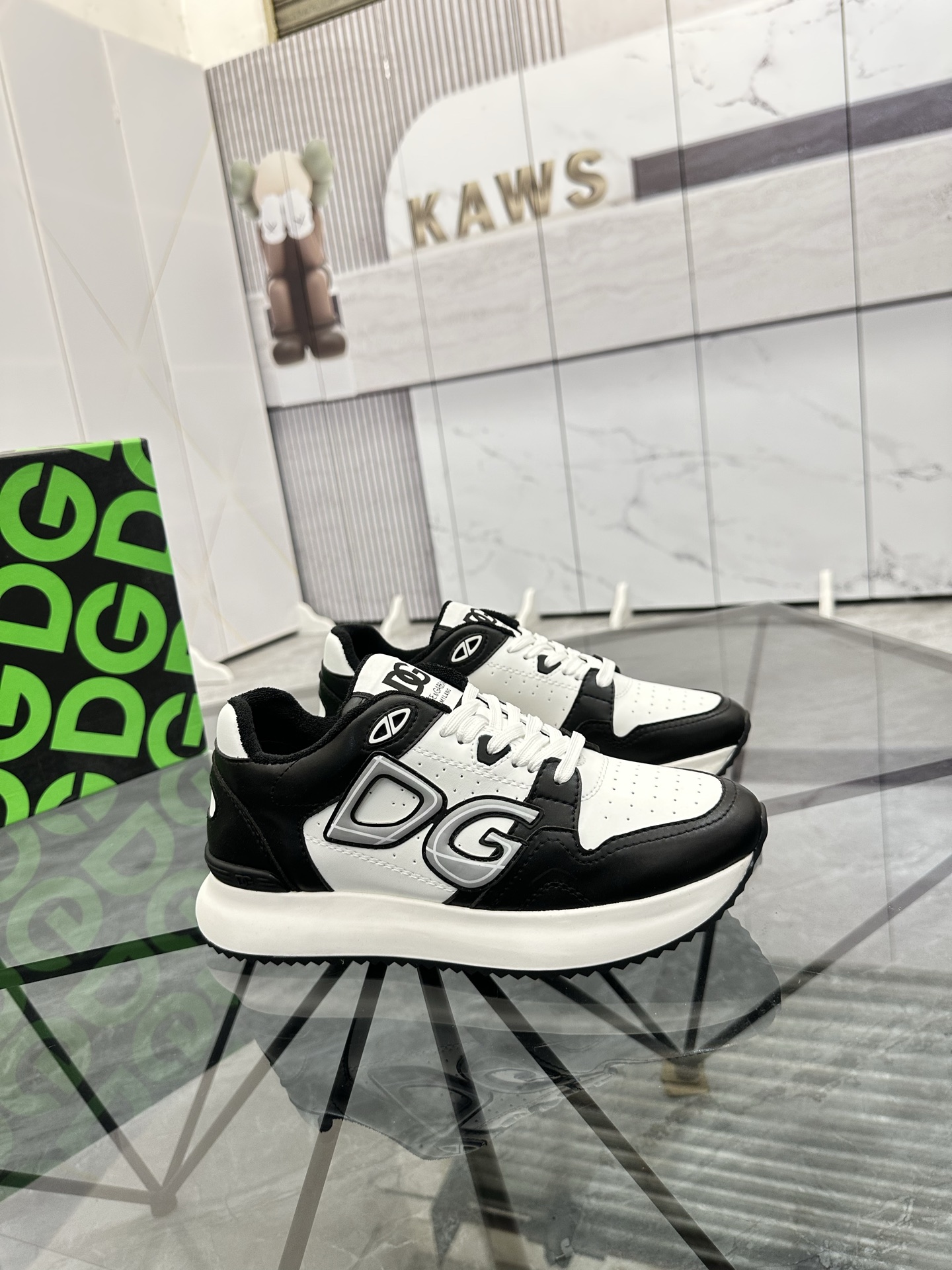 Precio de venta: P220 Marca comercial: DG "Dolce & Gabbana*" Low-top Sneakers Talla: 38-44 (se puede