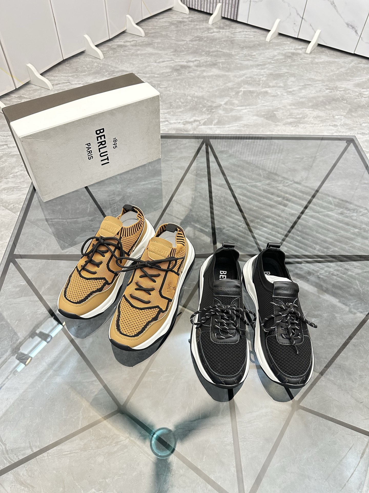 Precio: P190 Marca: Berlut* "Bruti*" Low Top Sneakers Talla: 38-44(se puede hacer a medida 45.46)Mat