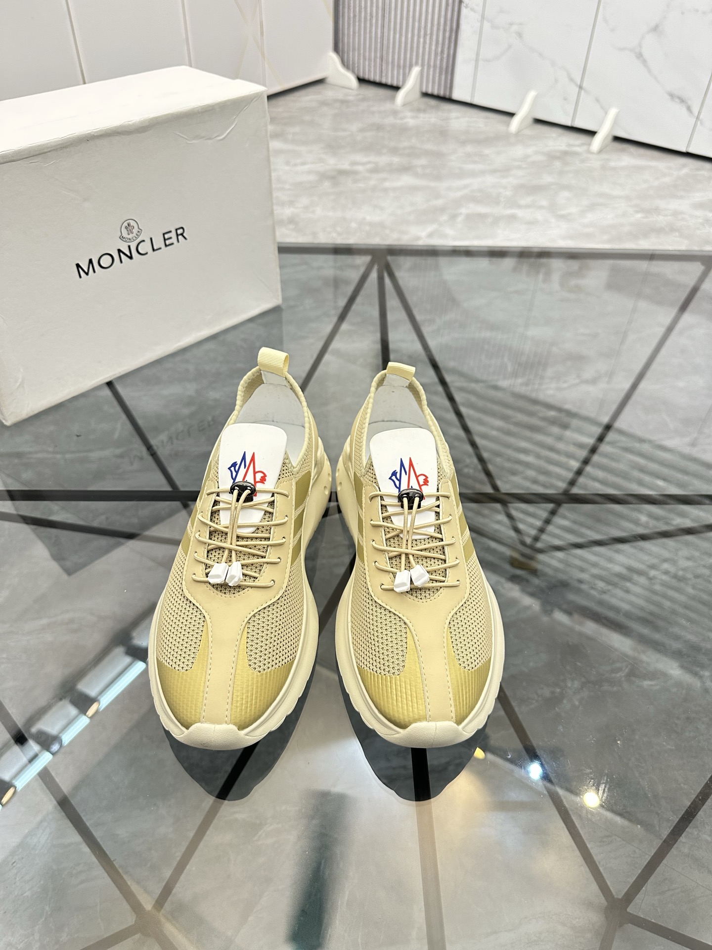 NO:275944,Price: Trademark Moncler 