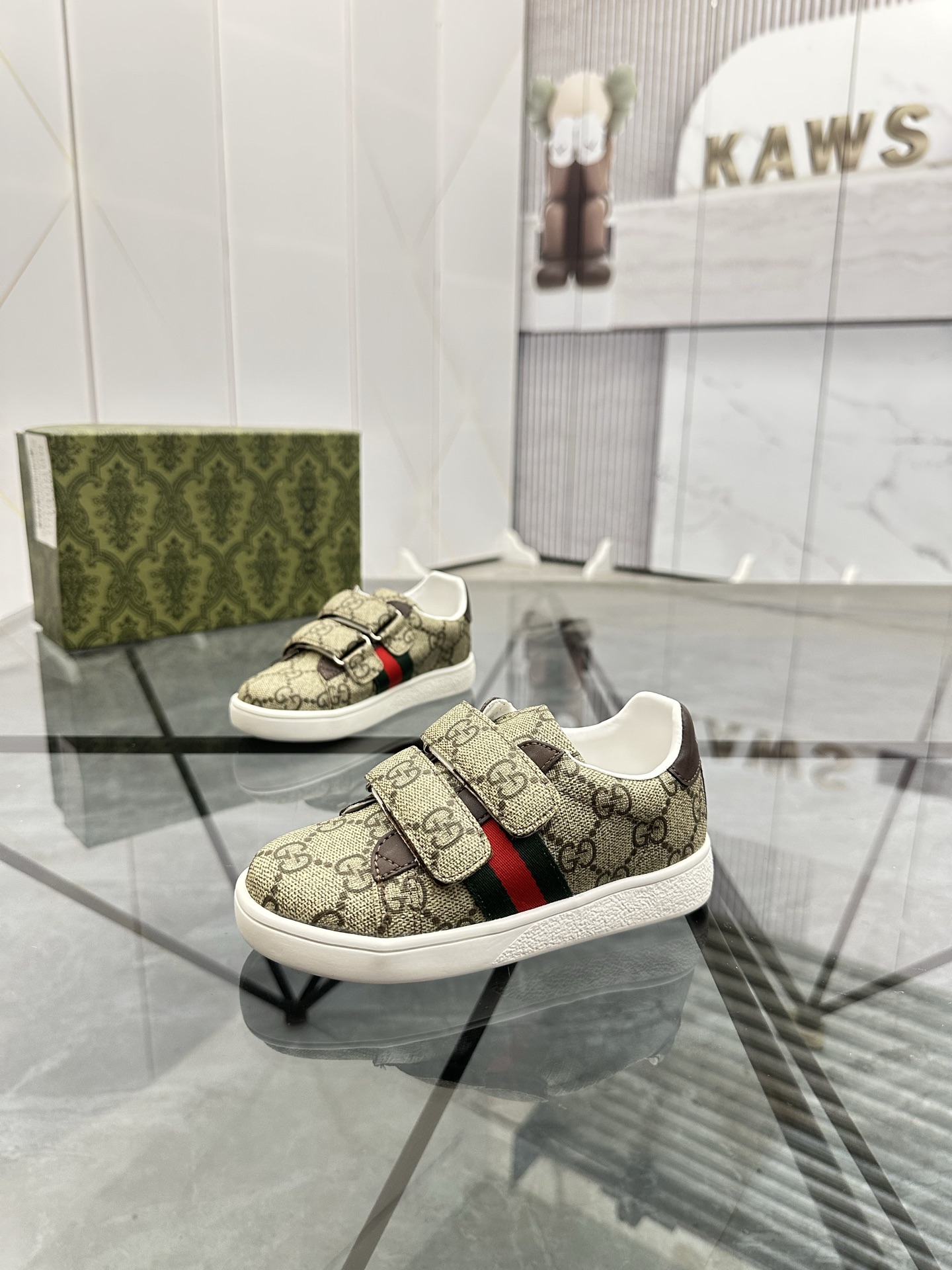 NO:279699,Price: Children's shoes Product trademark Gucci*