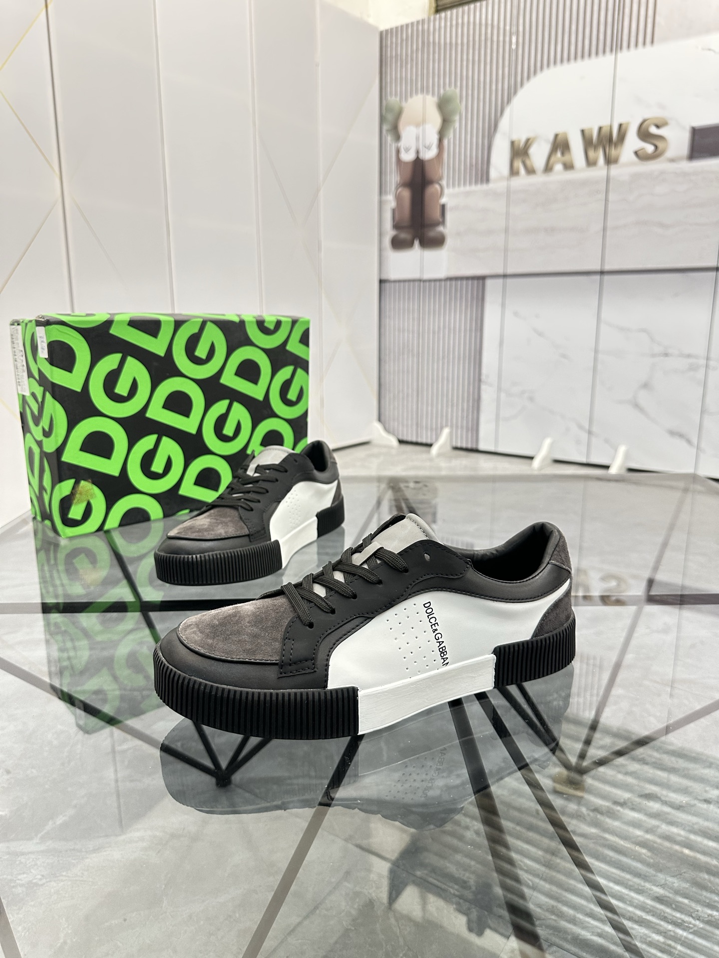 NO:279701,Sale price: Product trademark DG 