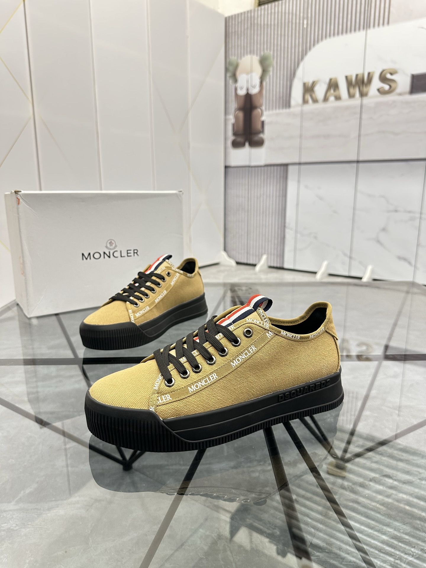 NO:279727,Price: Trademark Moncler 