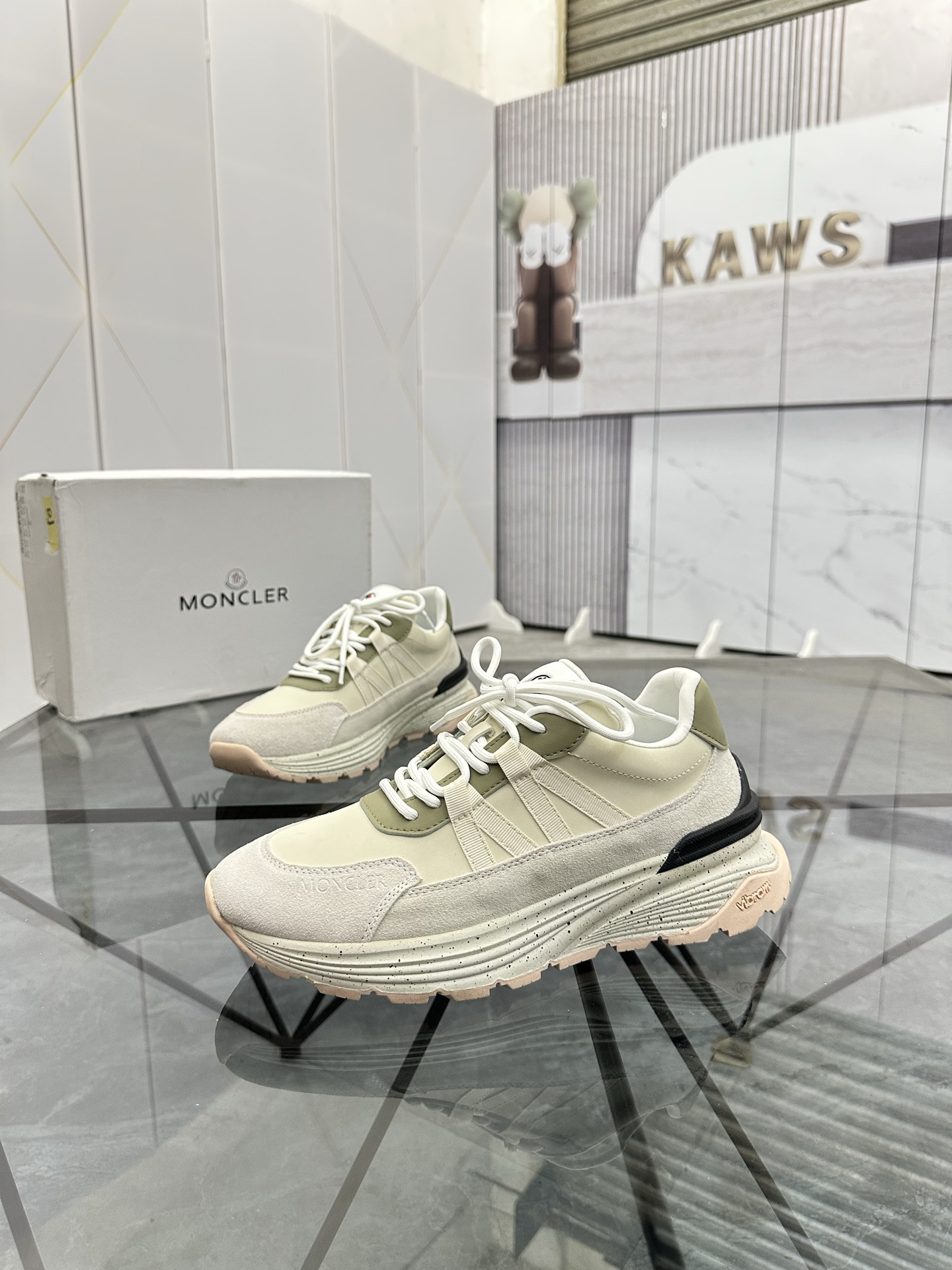 NO:279710,Price: Trademark Moncler 