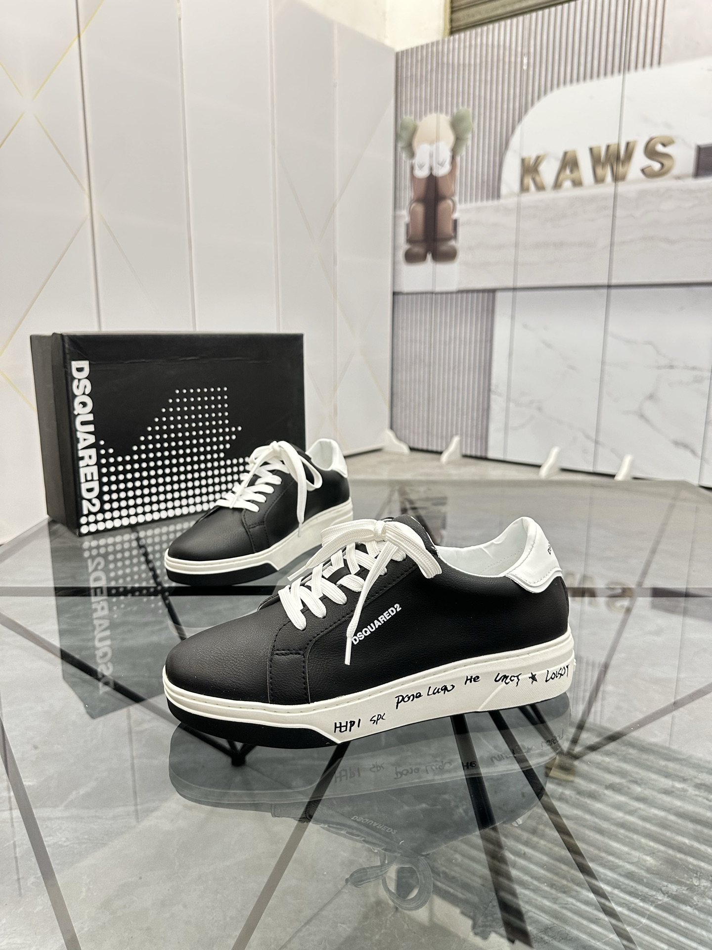 NO:279719,Price: Product trademark Dsquard 