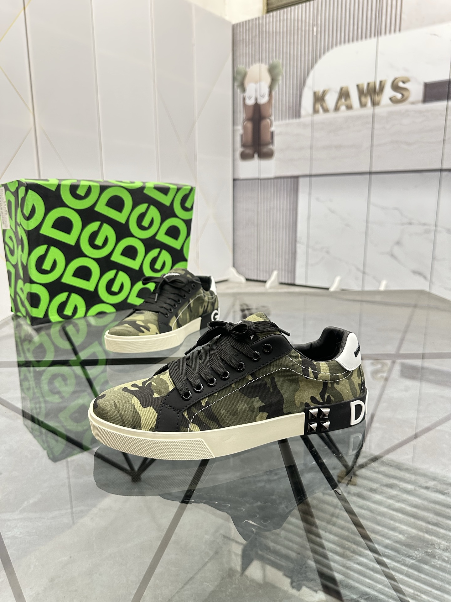 NO:279728,Price: Product trademark DG 