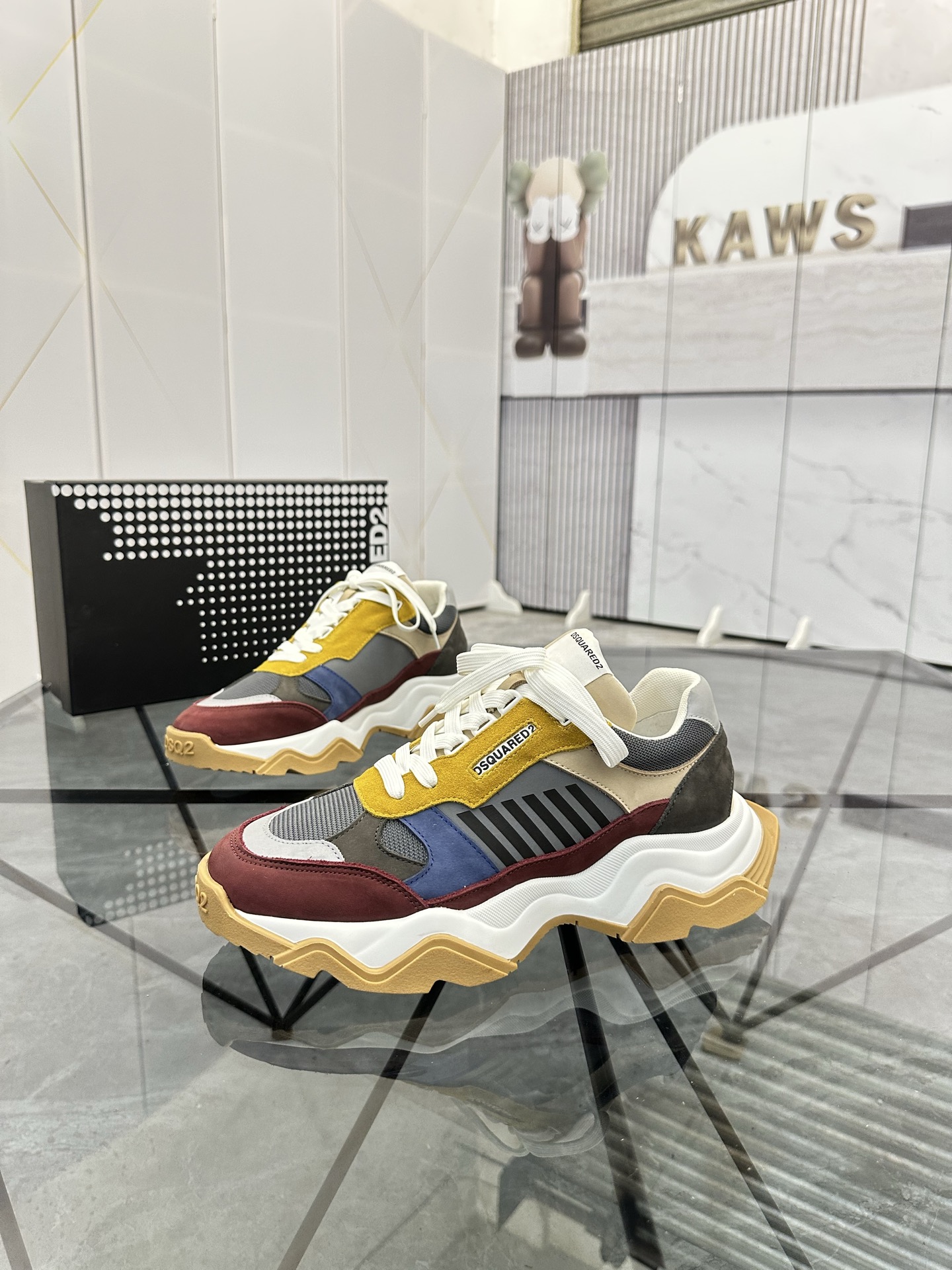 NO:283507,Price: Product trademark Dsquard 